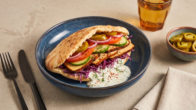 Veganer Döner mit knusprigem Räuchertofu für den Feierabend