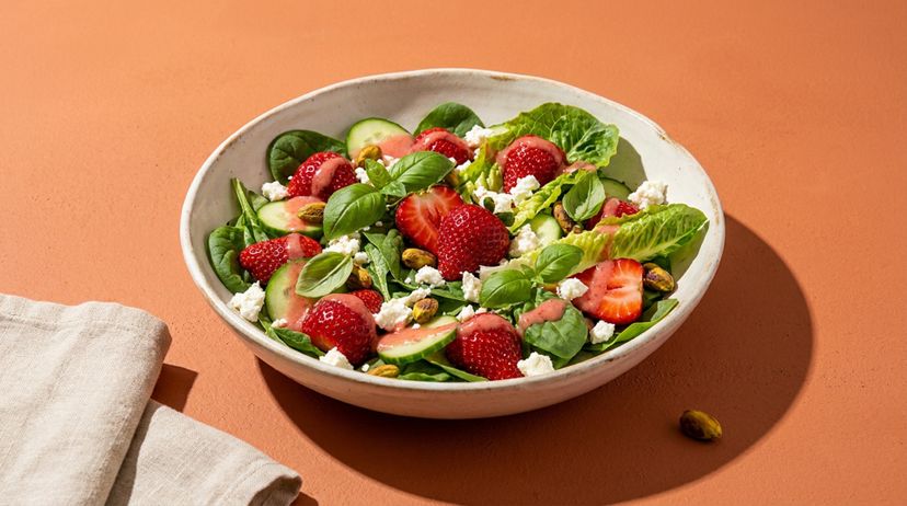 Erdbeer-Miso-Salat ist leicht, frisch und lecker