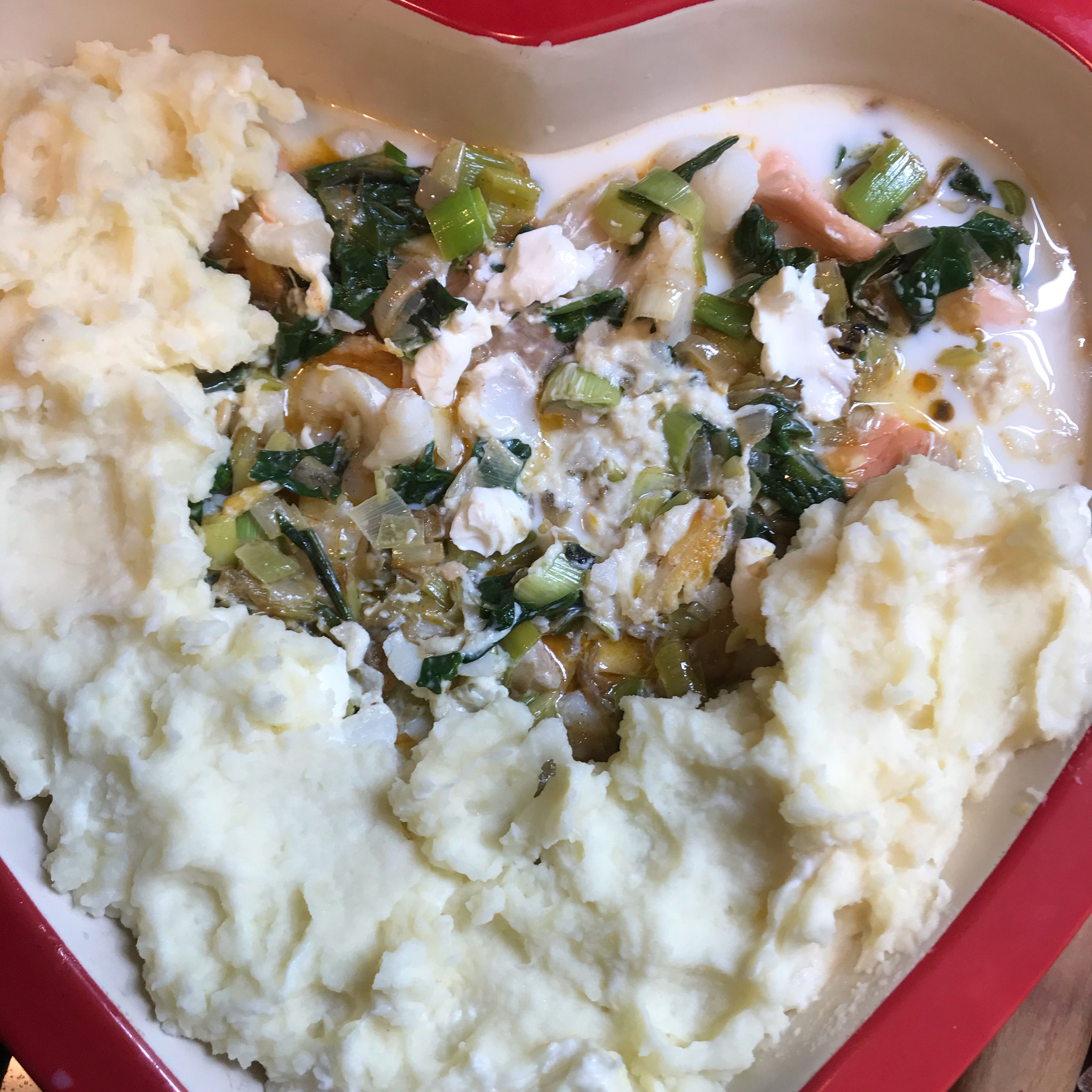 Cover with the mashed potatoes