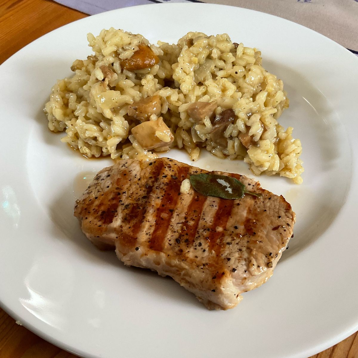 Steinpilzrisotto mit gegrilltem Kalbsmedaillon | Rezept | Kitchen Stories