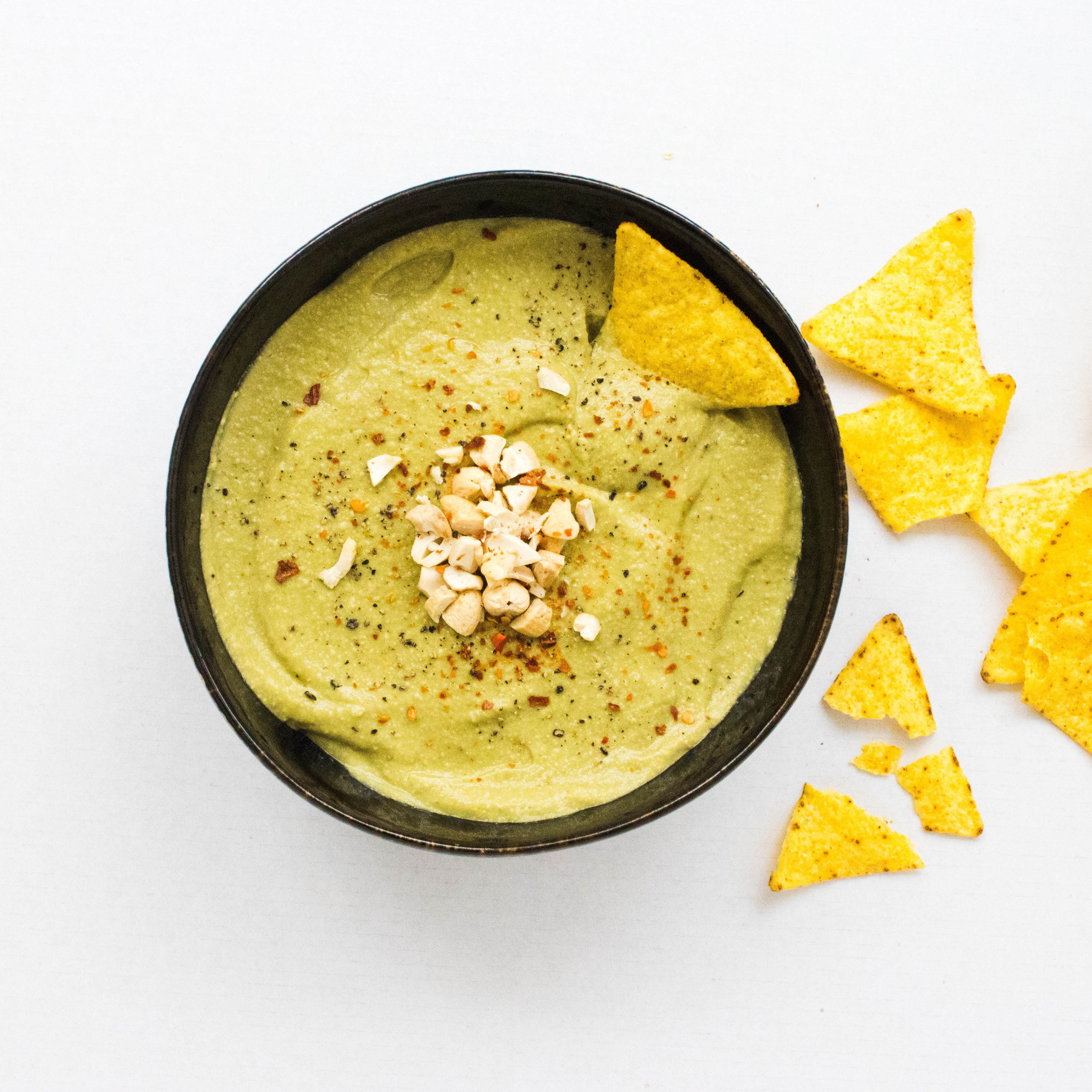 Creamy cashew-avocado dip