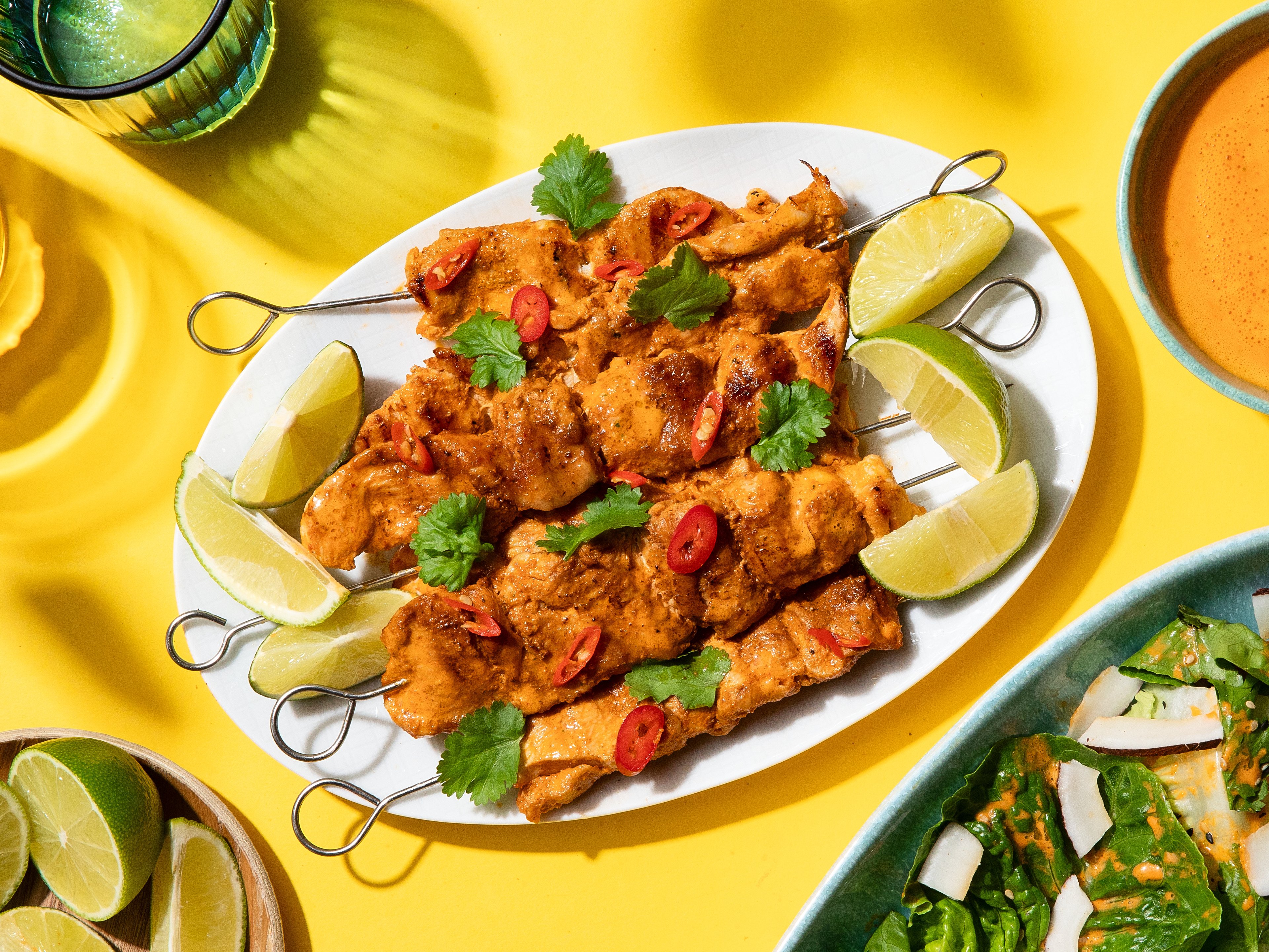 Saftige Hähnchen-Spieße mit Thai-Curry-Marinade