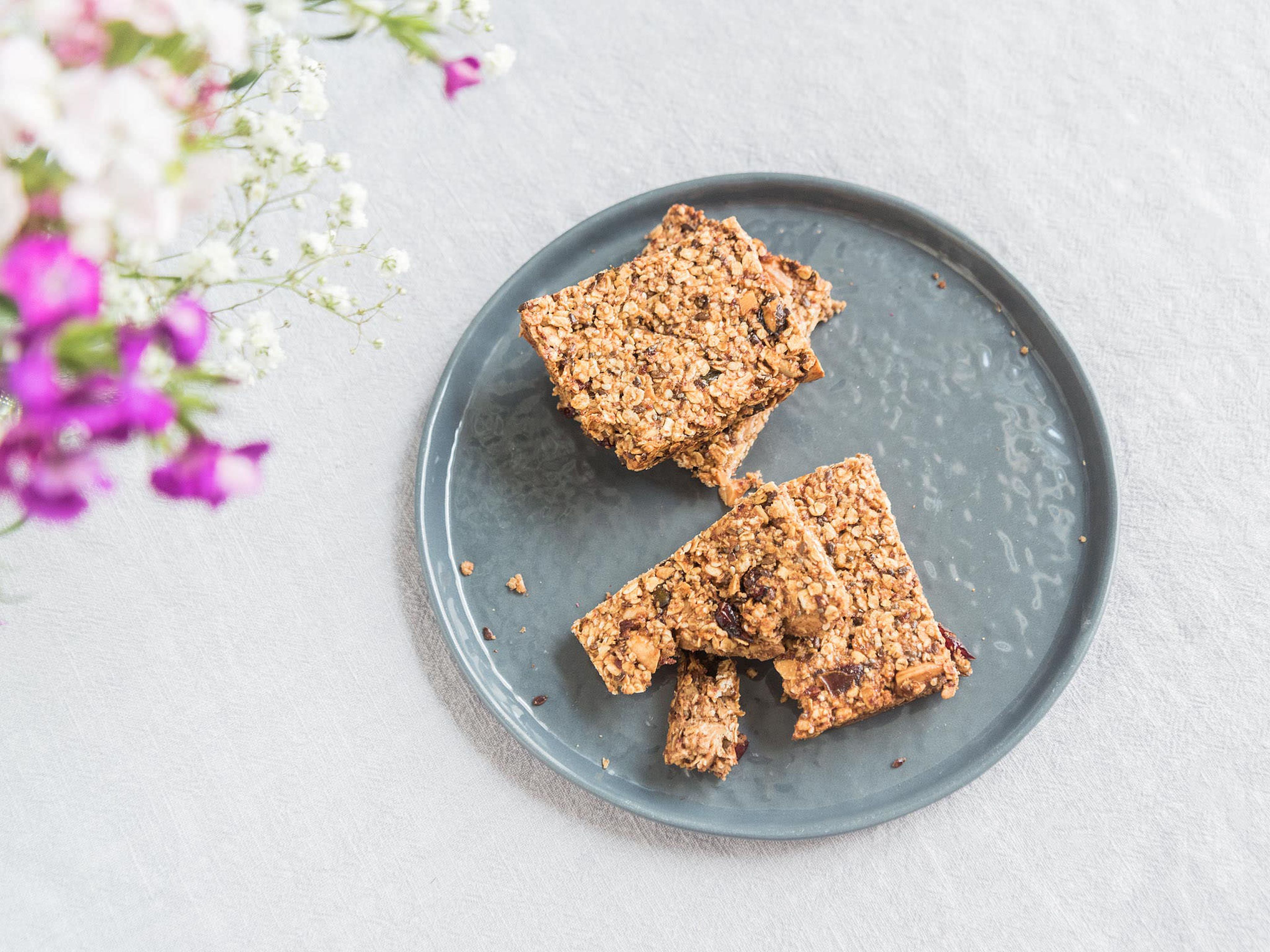 Vegan granola bars