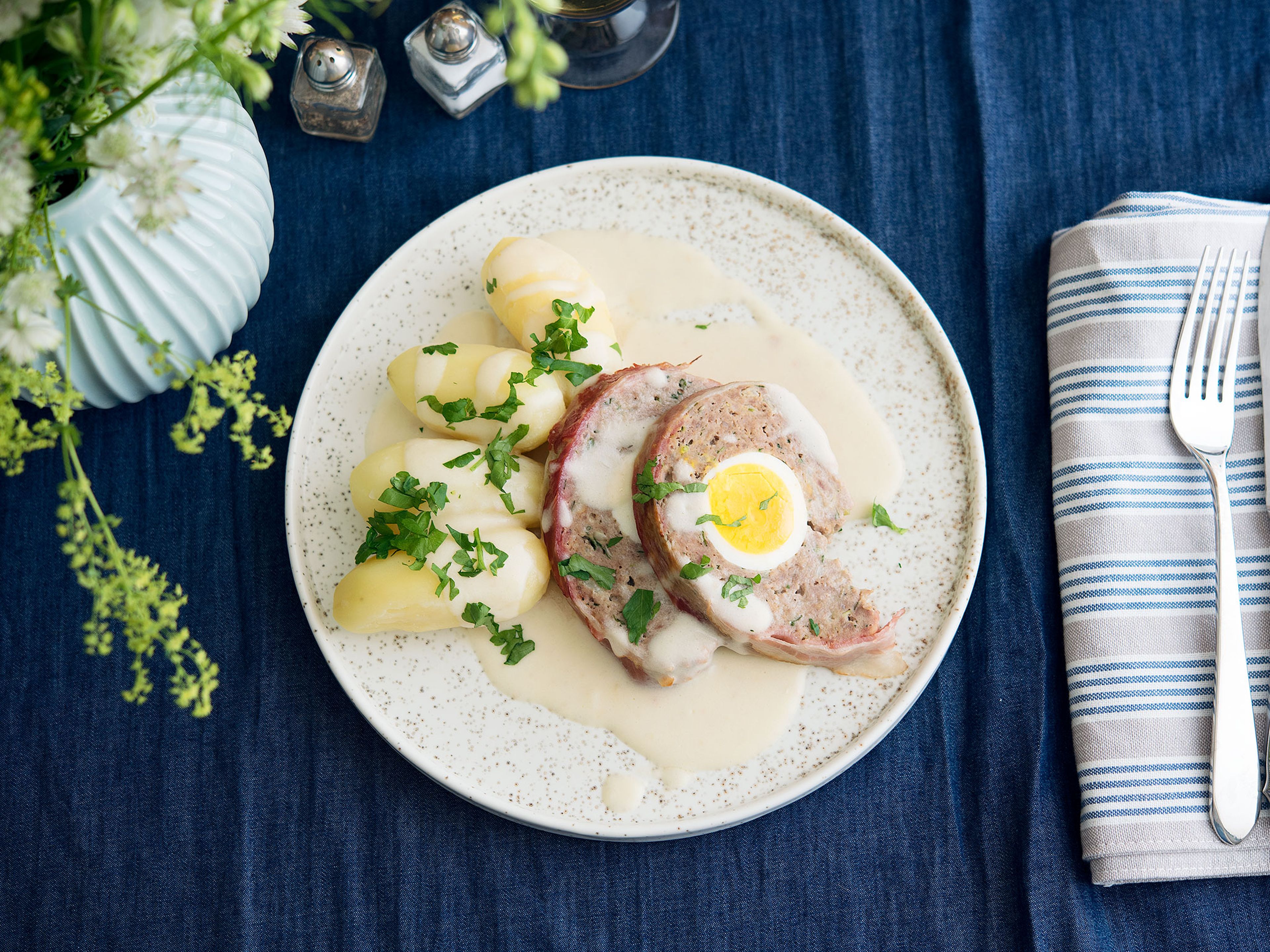 Meatloaf with boiled potatoes