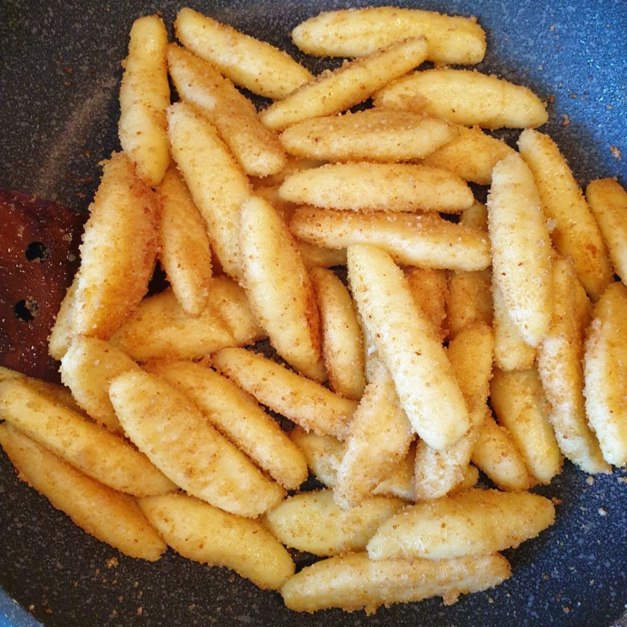 Süße Kartoffelnudeln mit Apfelmus aus dem Cookit | Rezept | Kitchen Stories