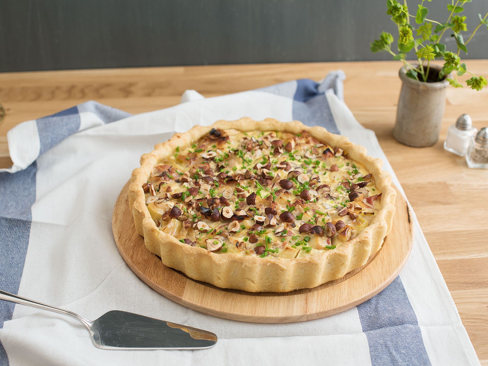 Leek and apple quiche with bacon