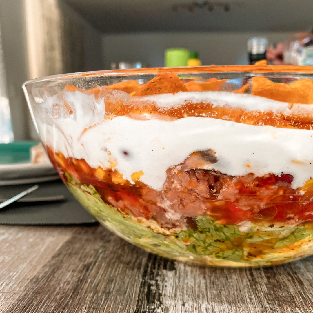 Mexikanischer Schichtsalat | Rezept | Kitchen Stories