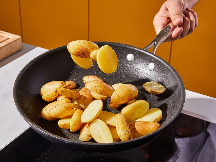 Bombay-style potatoes | Recipe | Kitchen Stories