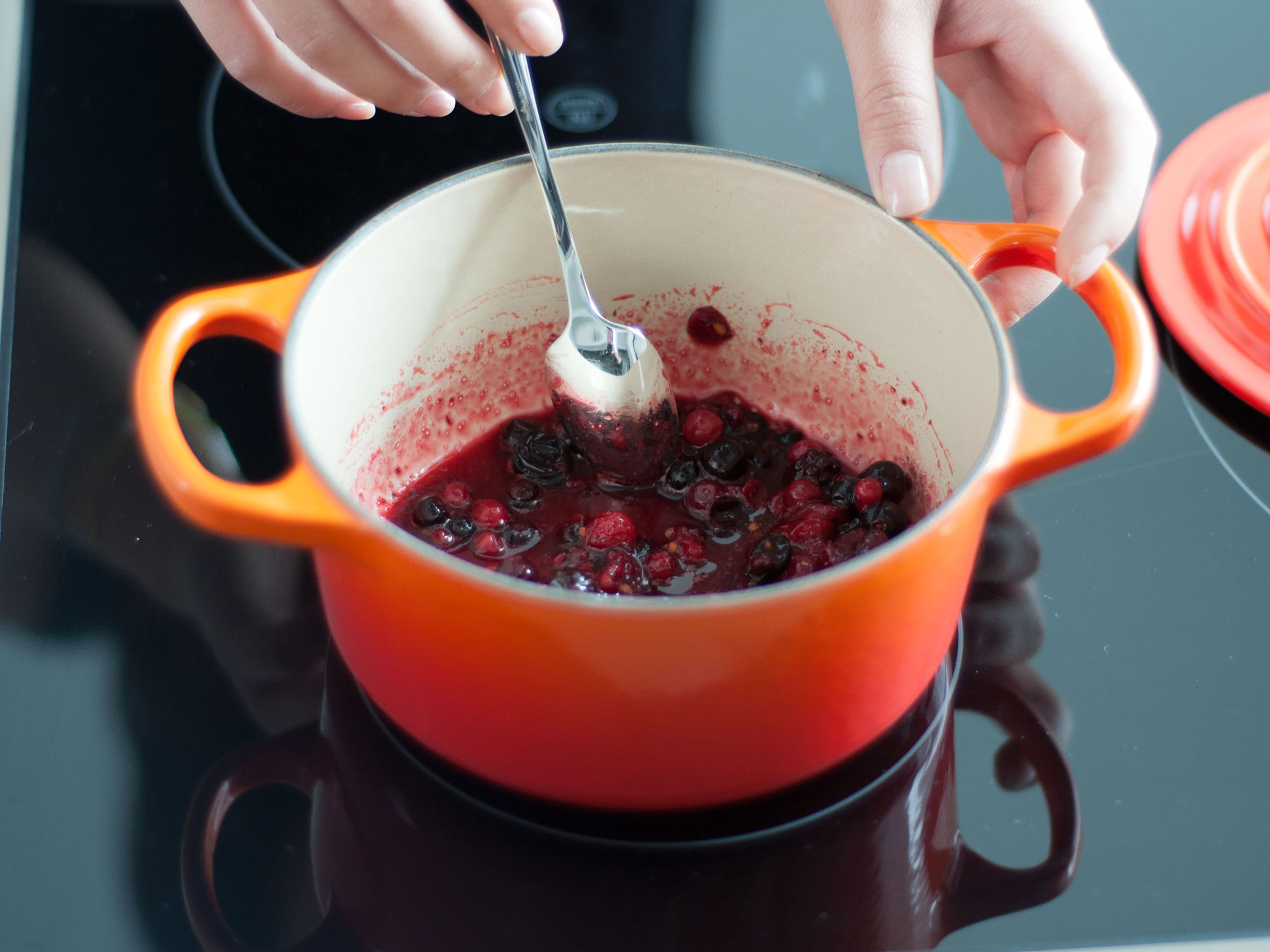 For berry topping, heat frozen berries and sugar in a small saucepan over medium heat, stirring occasionally, for approx. 5 - 7 min. until mixture has thickened slightly. Remove from heat. To serve, spoon one third of the oat mixture into a glass and top with berries.