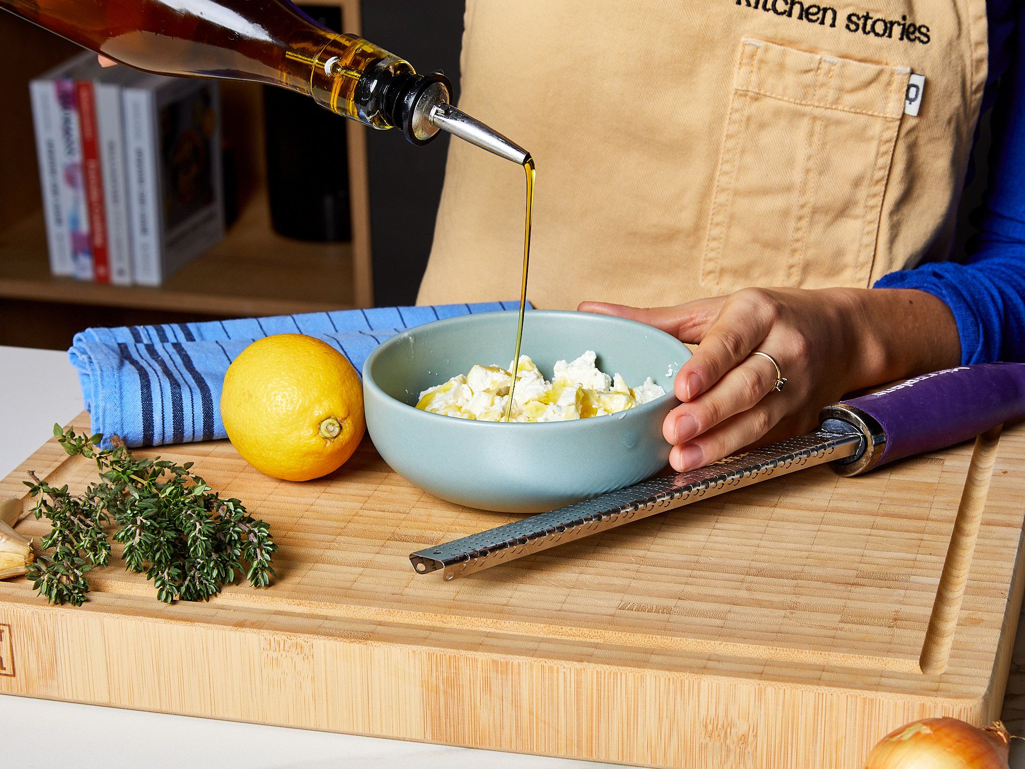 Avgolemono mit Orzo und Feta (Griechische Zitronen-Ei-Suppe) | Rezept ...