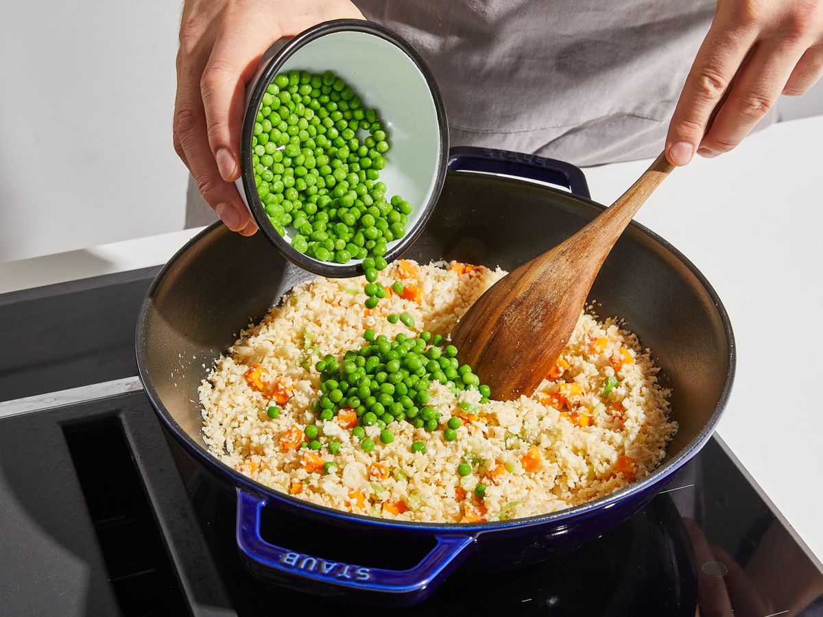 Fried cauliflower rice with chicken | Recipe | Kitchen Stories