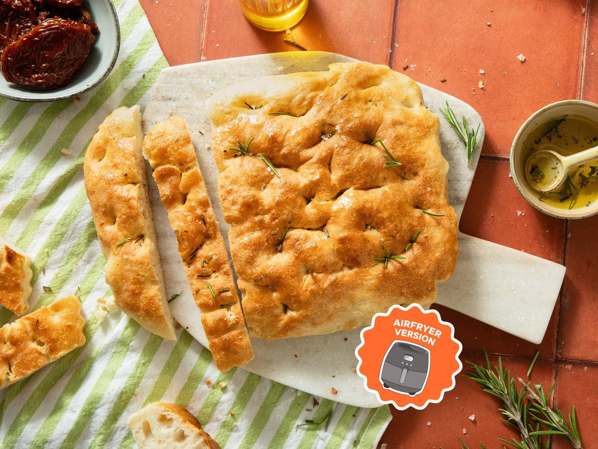Fluffy air fryer focaccia | Recipe | Kitchen Stories