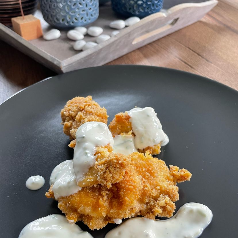 Hähnchen-Nuggets mit Zitronen-Schnittlauch-Sauce