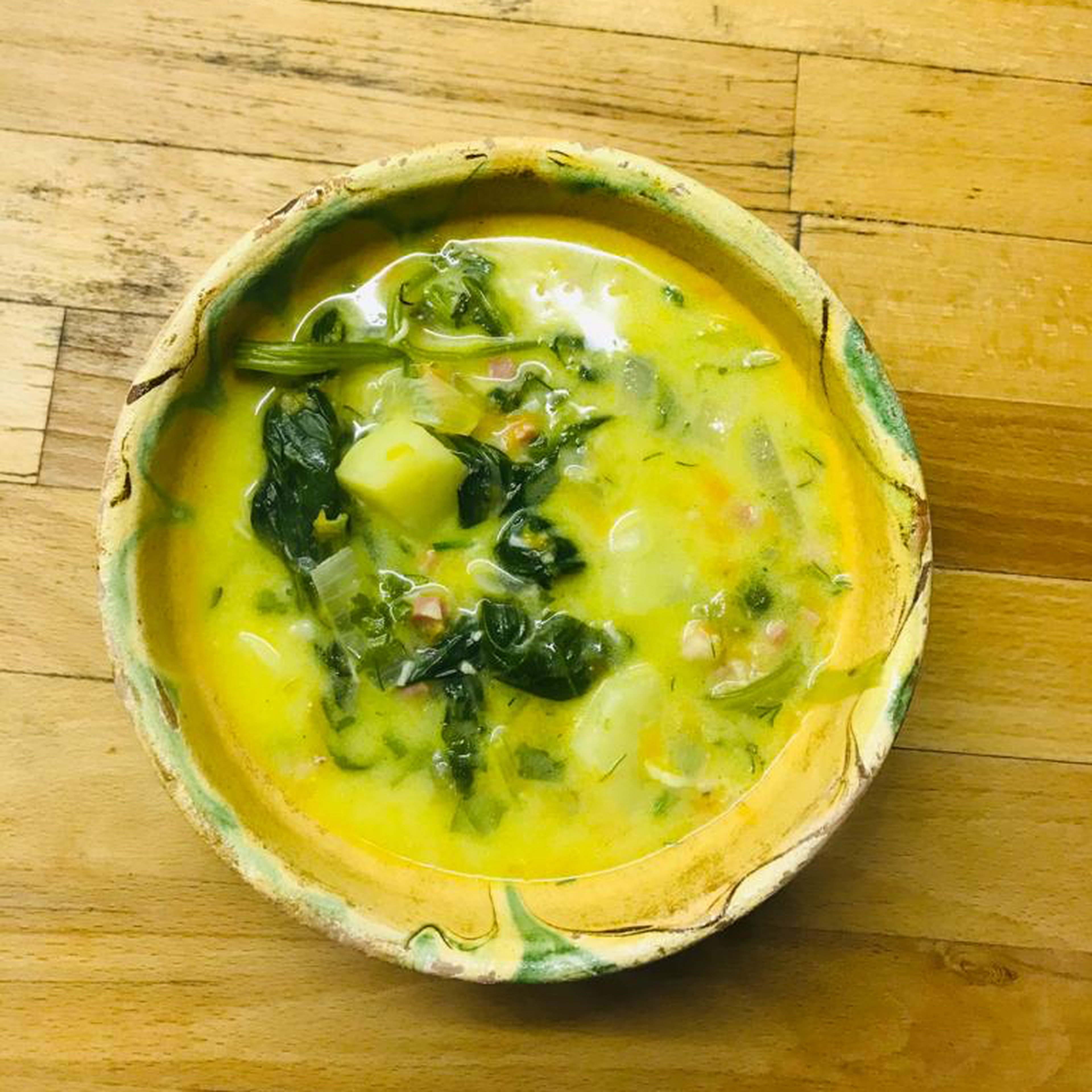 Spinach potatoes soup