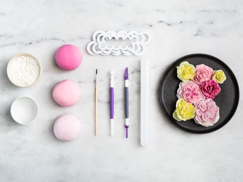 3 ways to make fondant flowers at home
