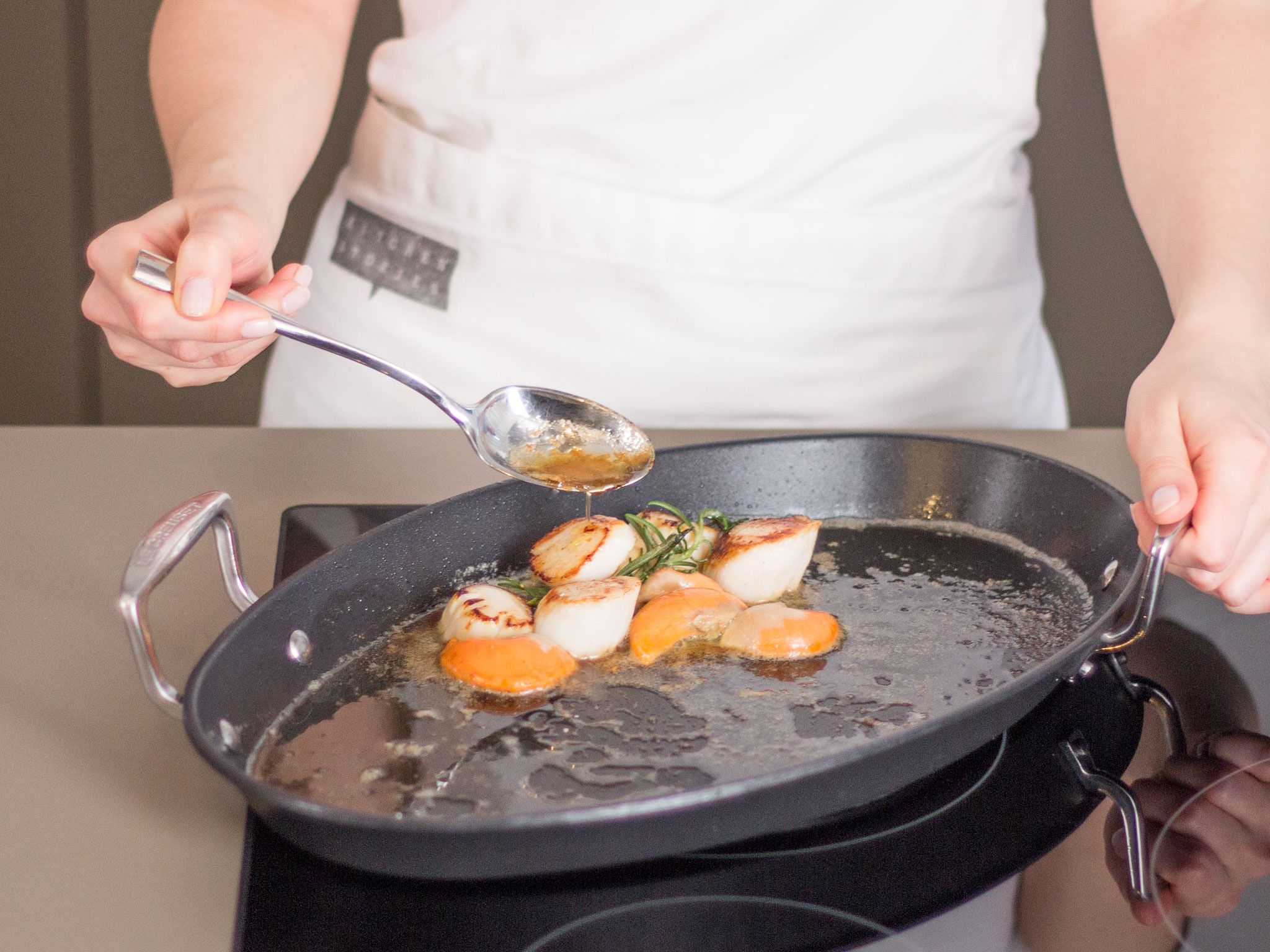 Gebratene Jakobsmuscheln an Topinambur-Püree | Rezept | Kitchen Stories