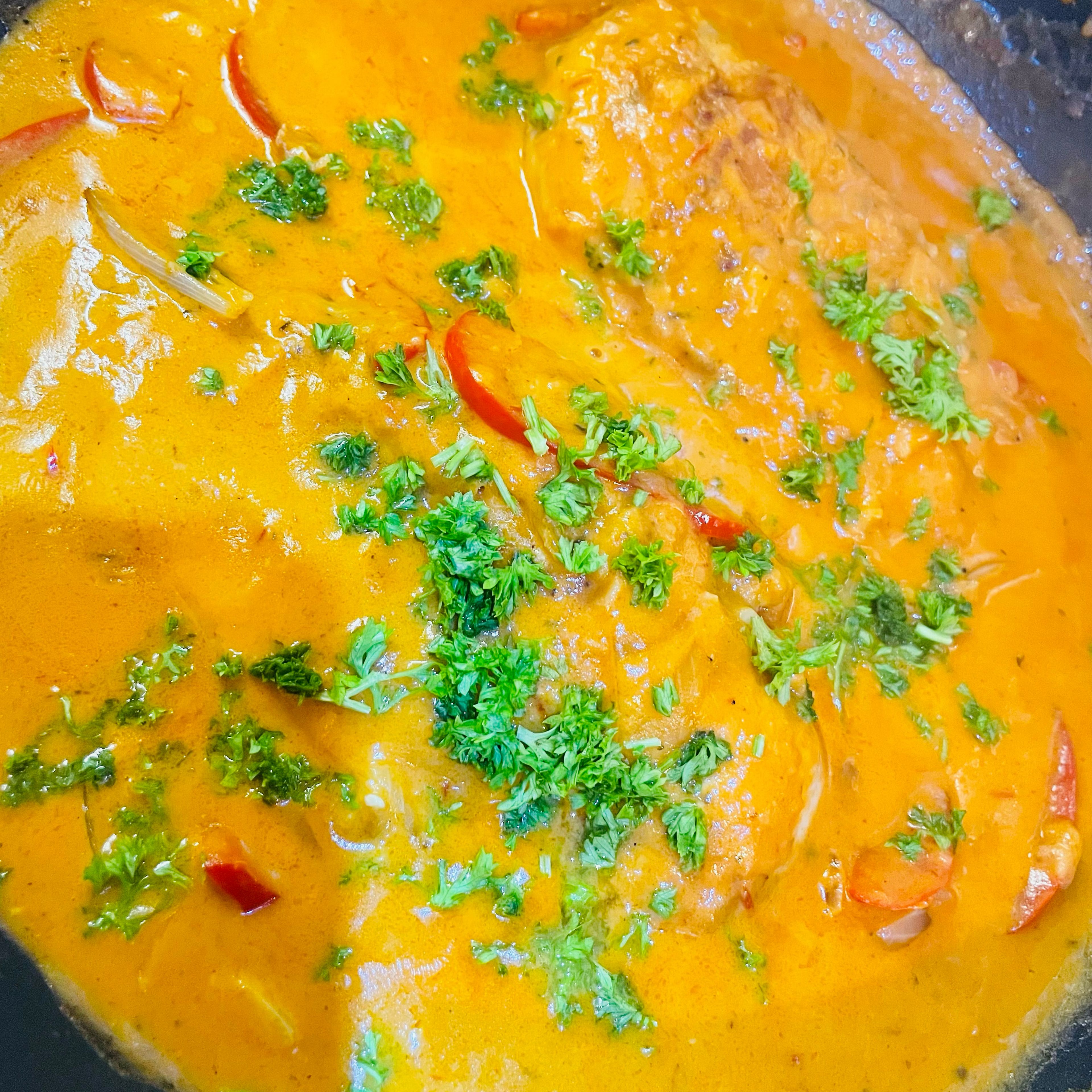 Add chopped parsley and your creamy tomato chicken is ready to eat