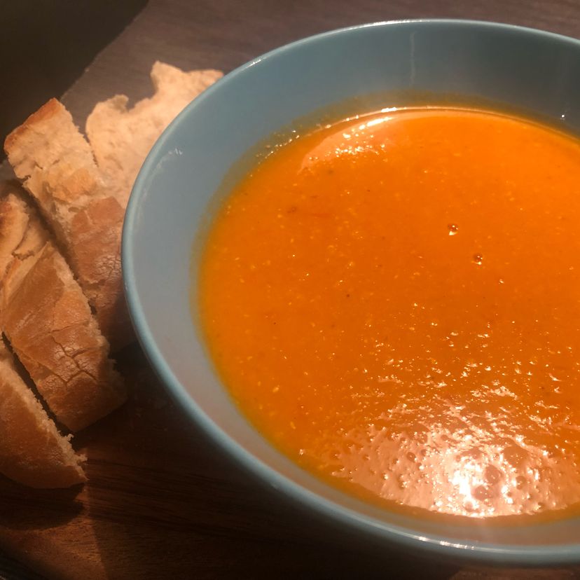 Rote Linsen-Kokos-Suppe