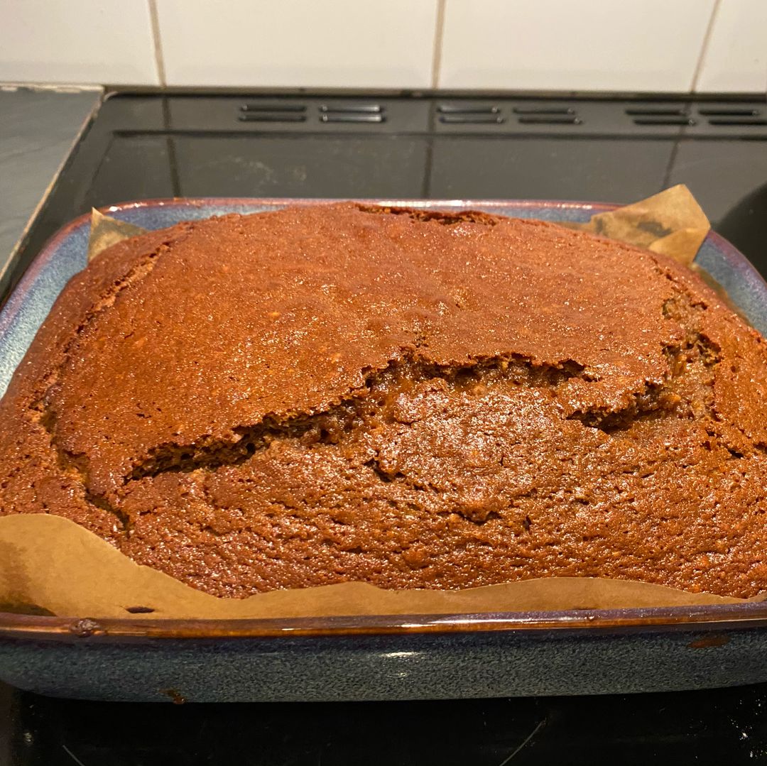 Sweet and Spicy Treacle Ginger Cake