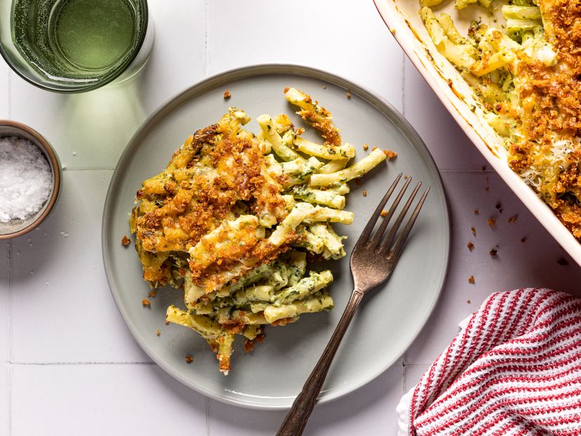 Baked mac and cheese with wild garlic