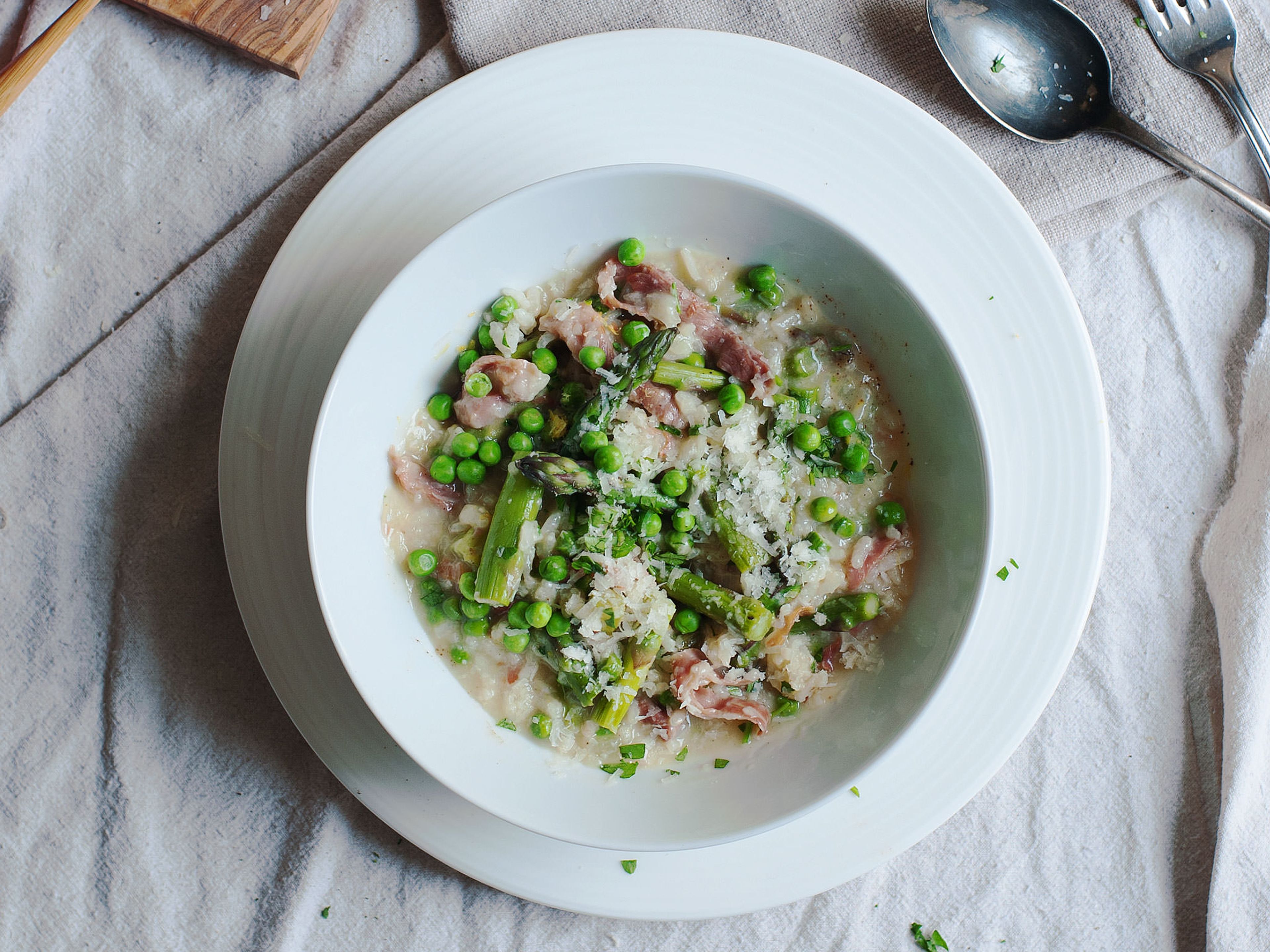 Asparagus risotto with peas and prosciutto