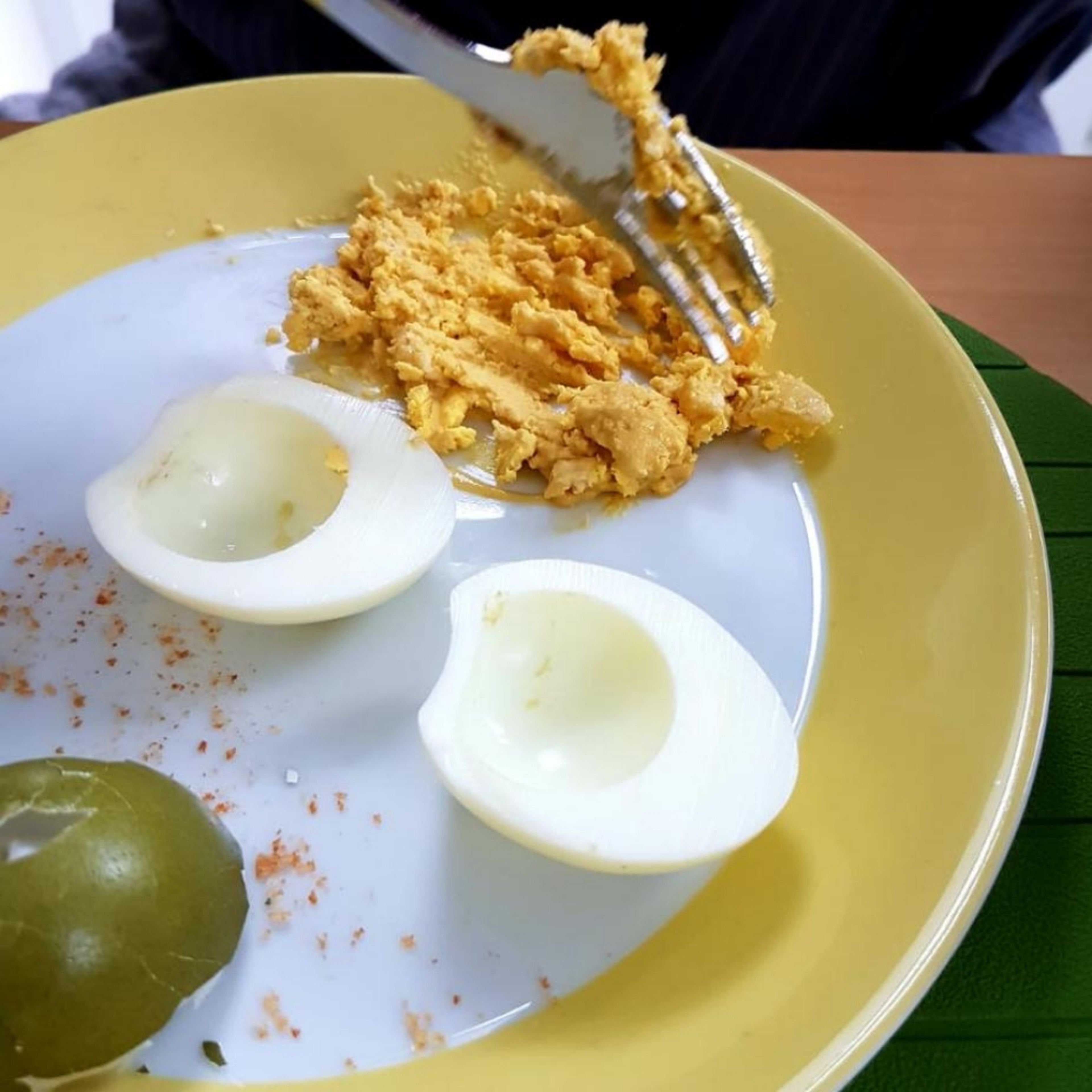 mit der Gabel alles miteinander vermatschen