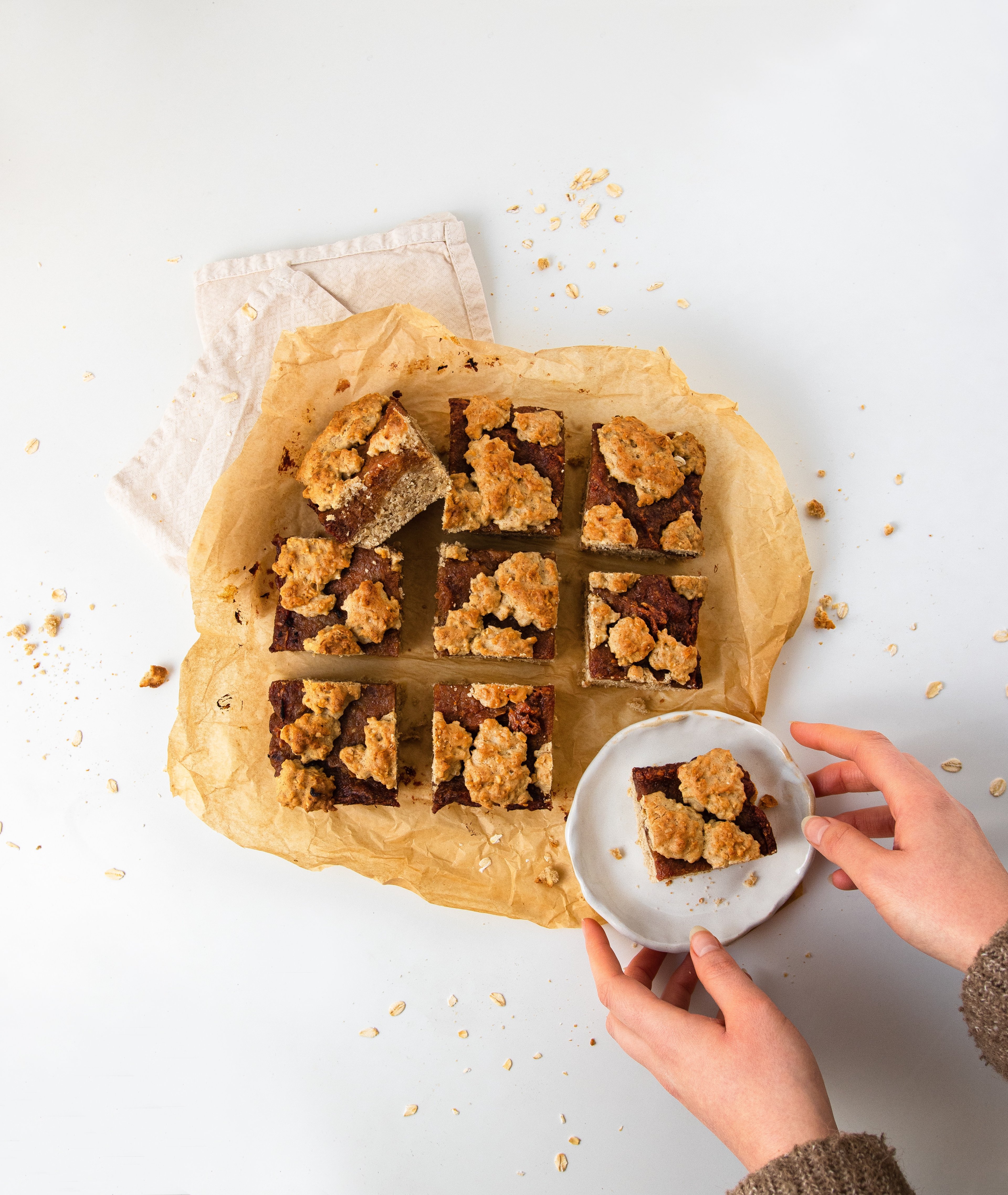 Date & maple crumble bars