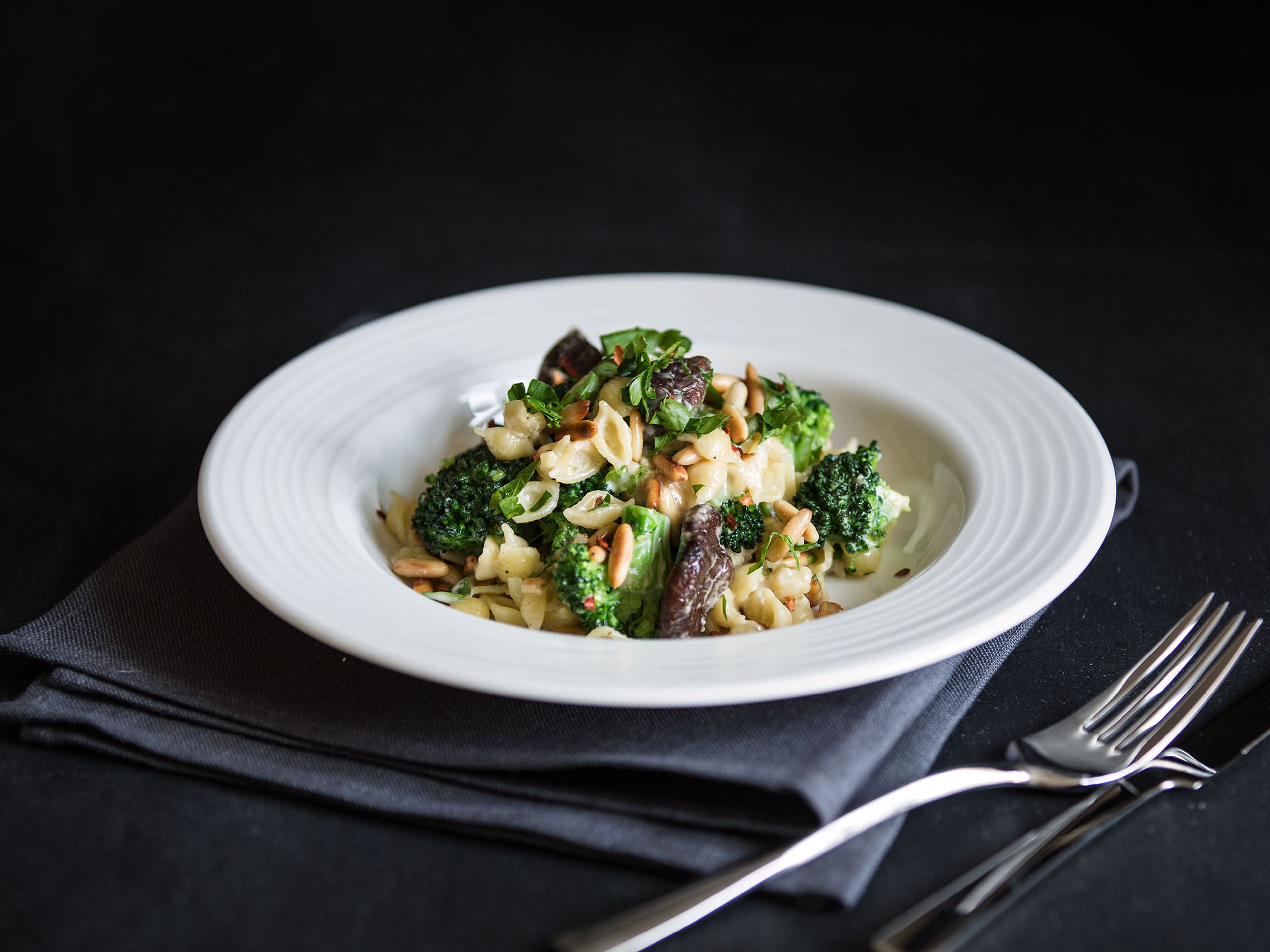 Creamy pasta with broccoli