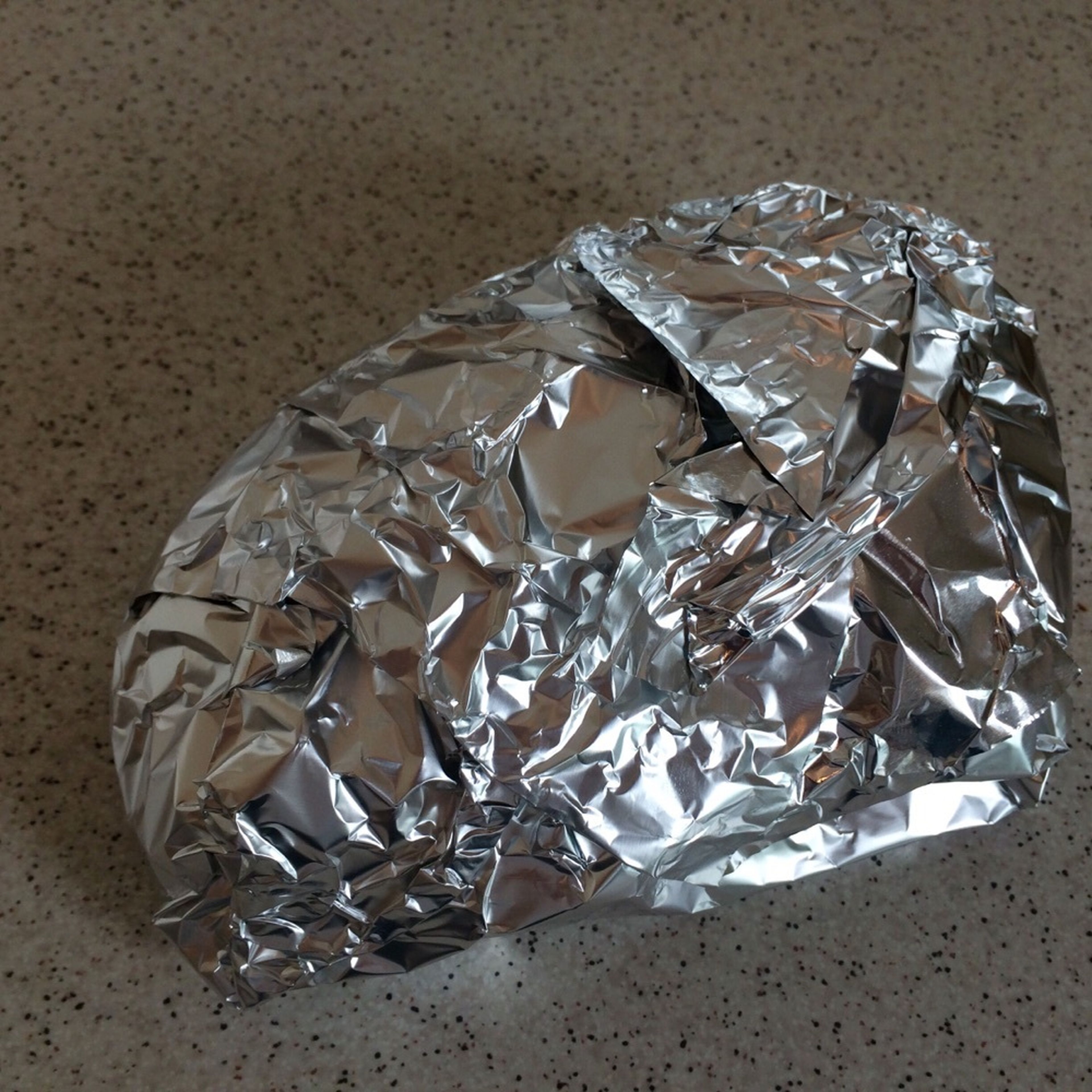 Remove duck breast from oven and rest for approx. 5 min. in aluminum foil. Slice and serve on top of the salad.