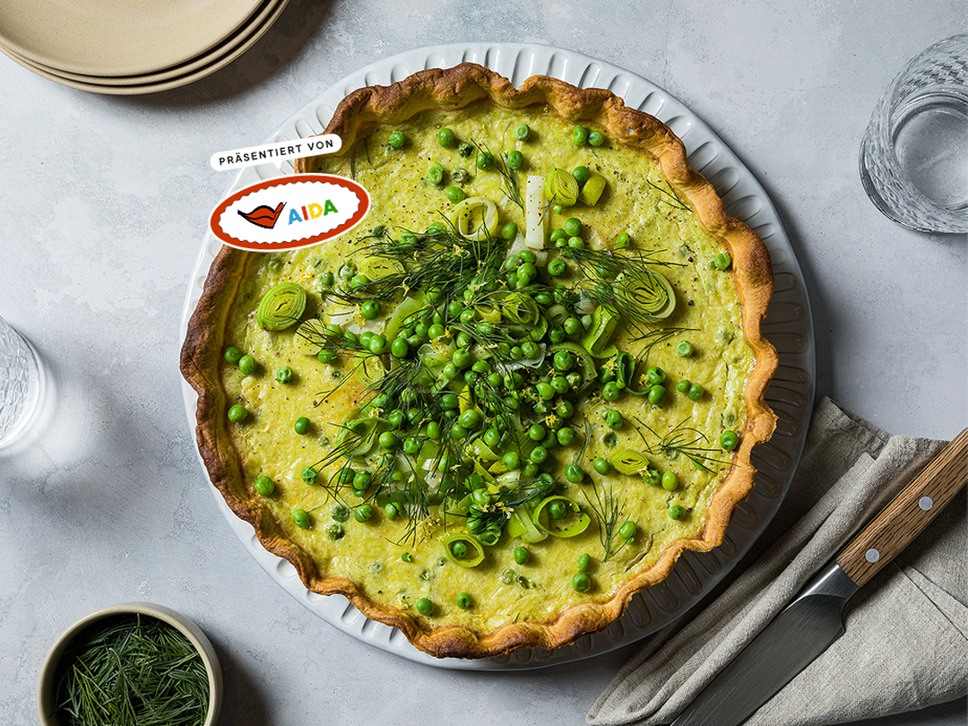 Grüne Frühlings-Quiche mit Erbsen und Kartoffeln