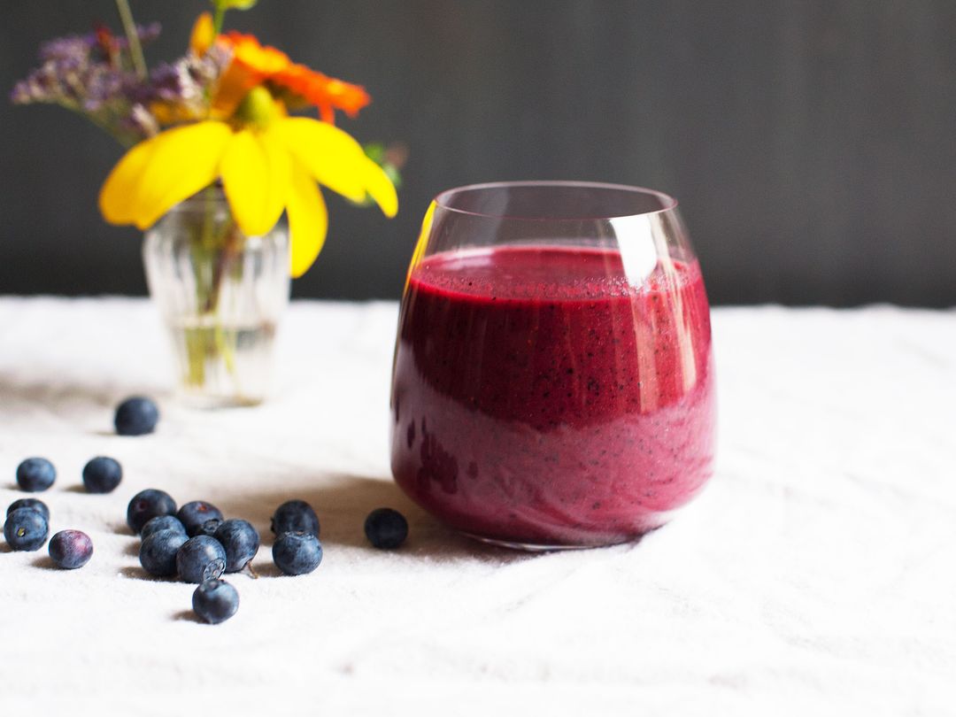 Raw beet and blueberry smoothie