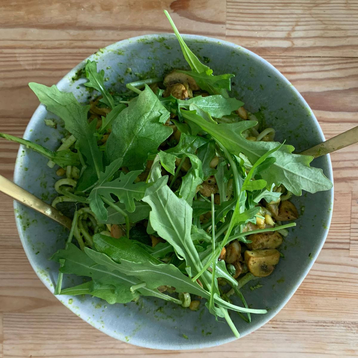 Vegan Wild Garlic Pesto-Pasta , w/Mushrooms and Rocket | Recipe | Kitchen Stories