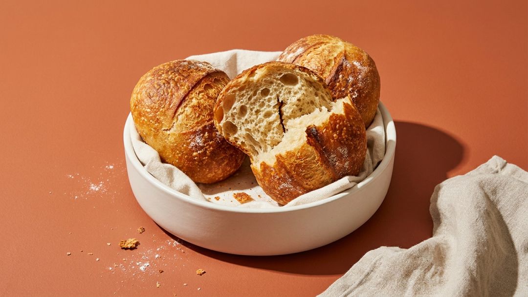 Entspannte Morgenroutine mit frischen Übernacht-Brötchen aus dem Kühlschrank