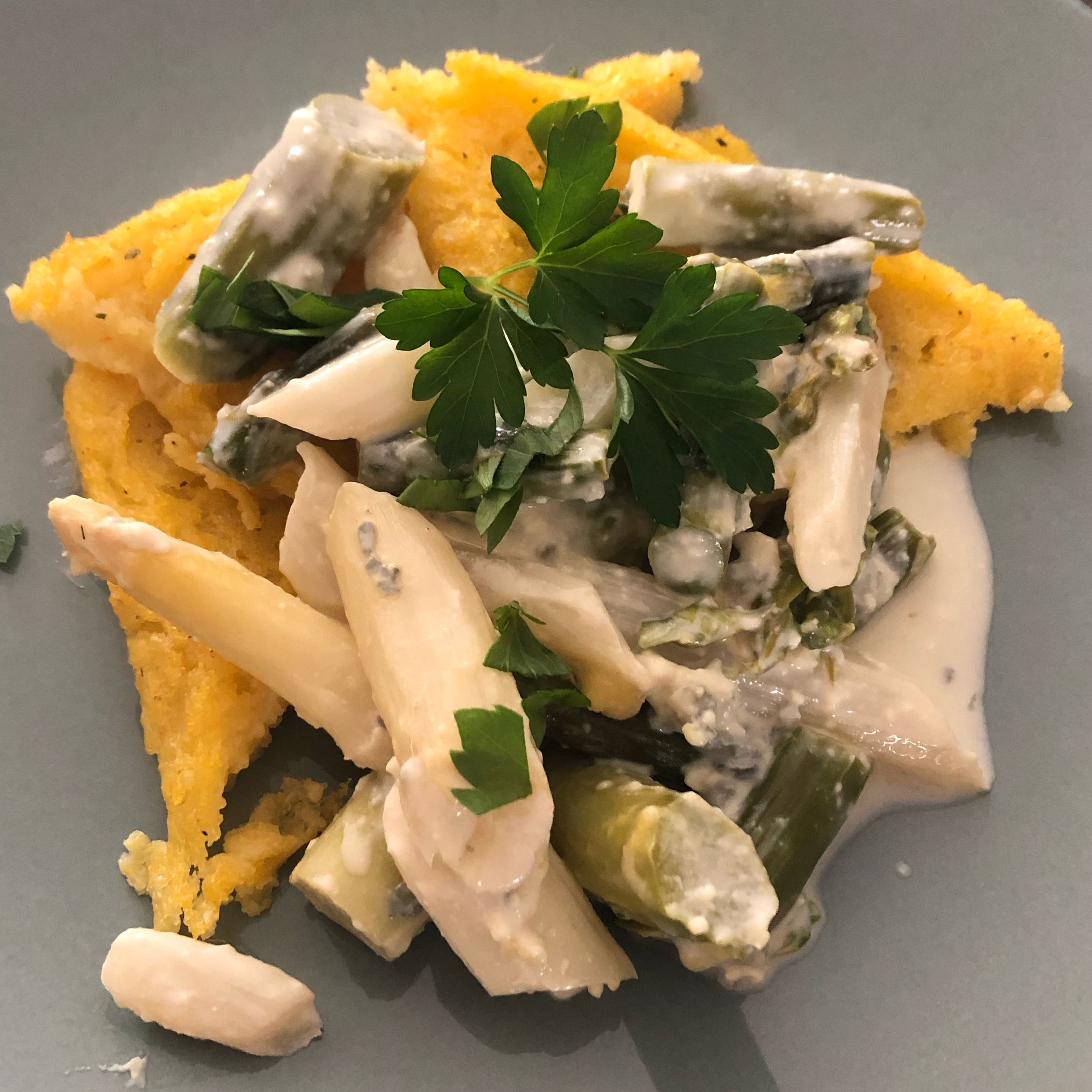 Spargel Gorgonzola Pfanne mit Polentaschnitten