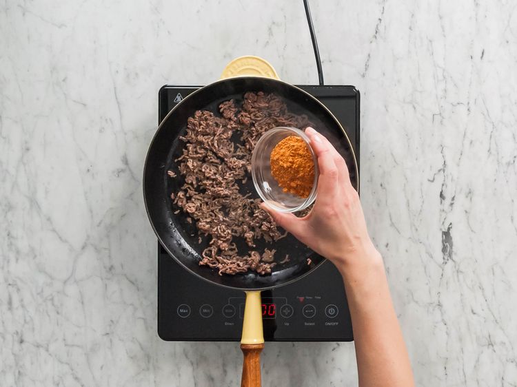 Gefülltes Bolognese Pizzabrot | Rezept | Kitchen Stories