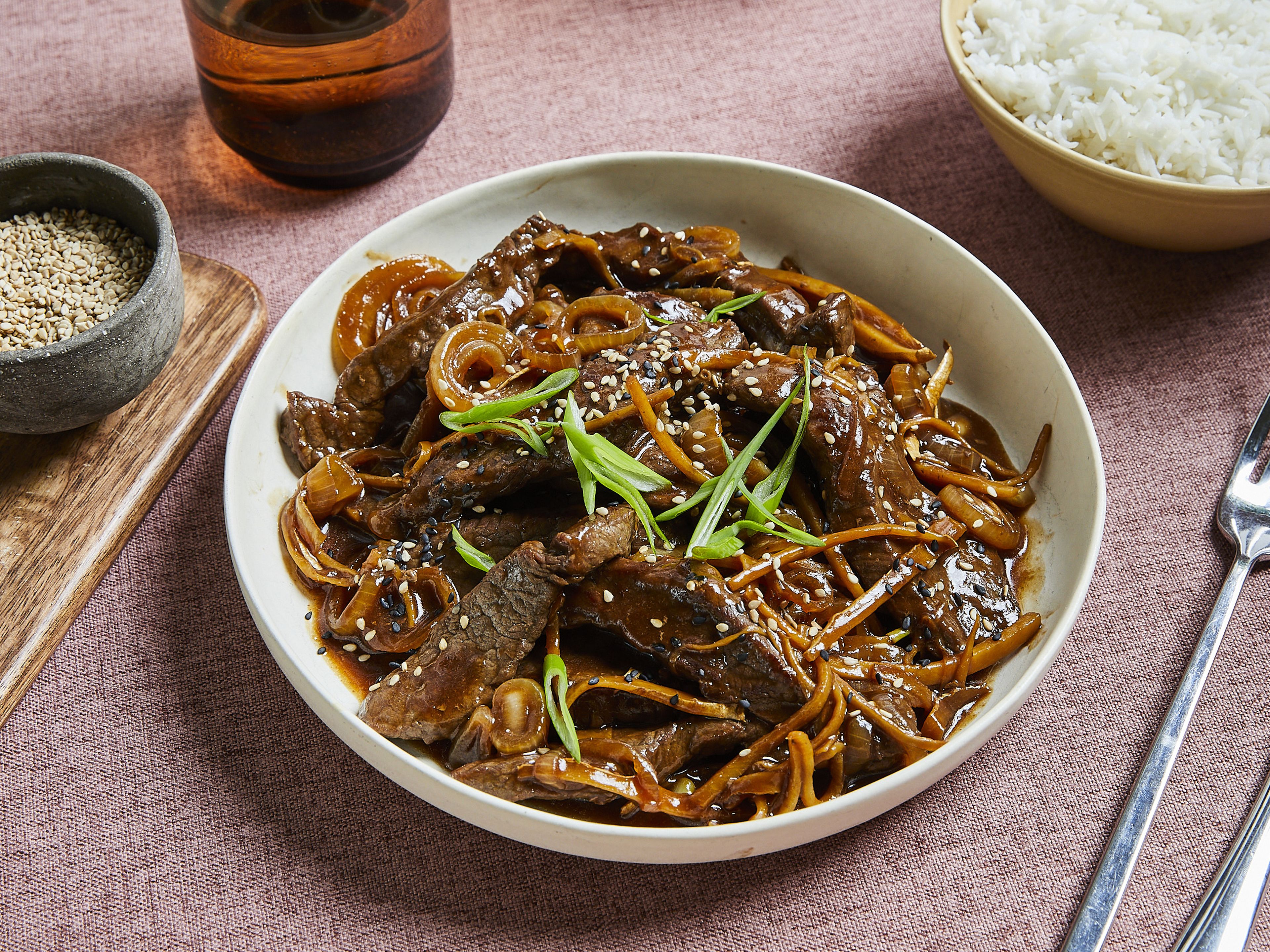 Easy stir-fry beef, ginger, and onion under 35 minutes