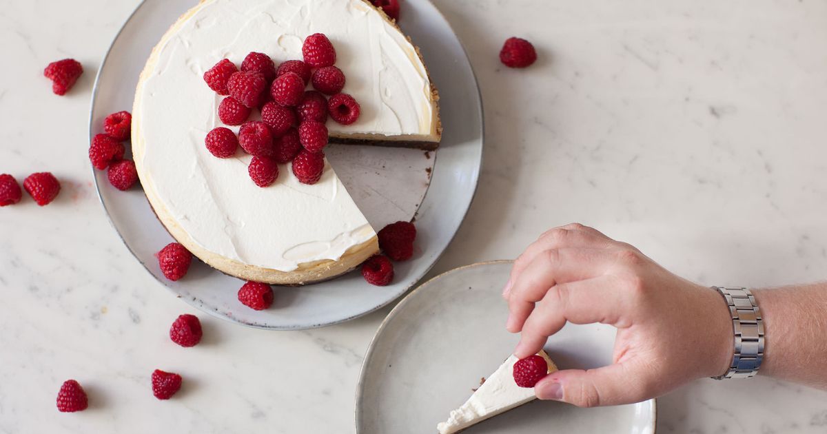 Brownie Cheesecake Recipe Kitchen Stories   BrownieCheesecake Step06a 