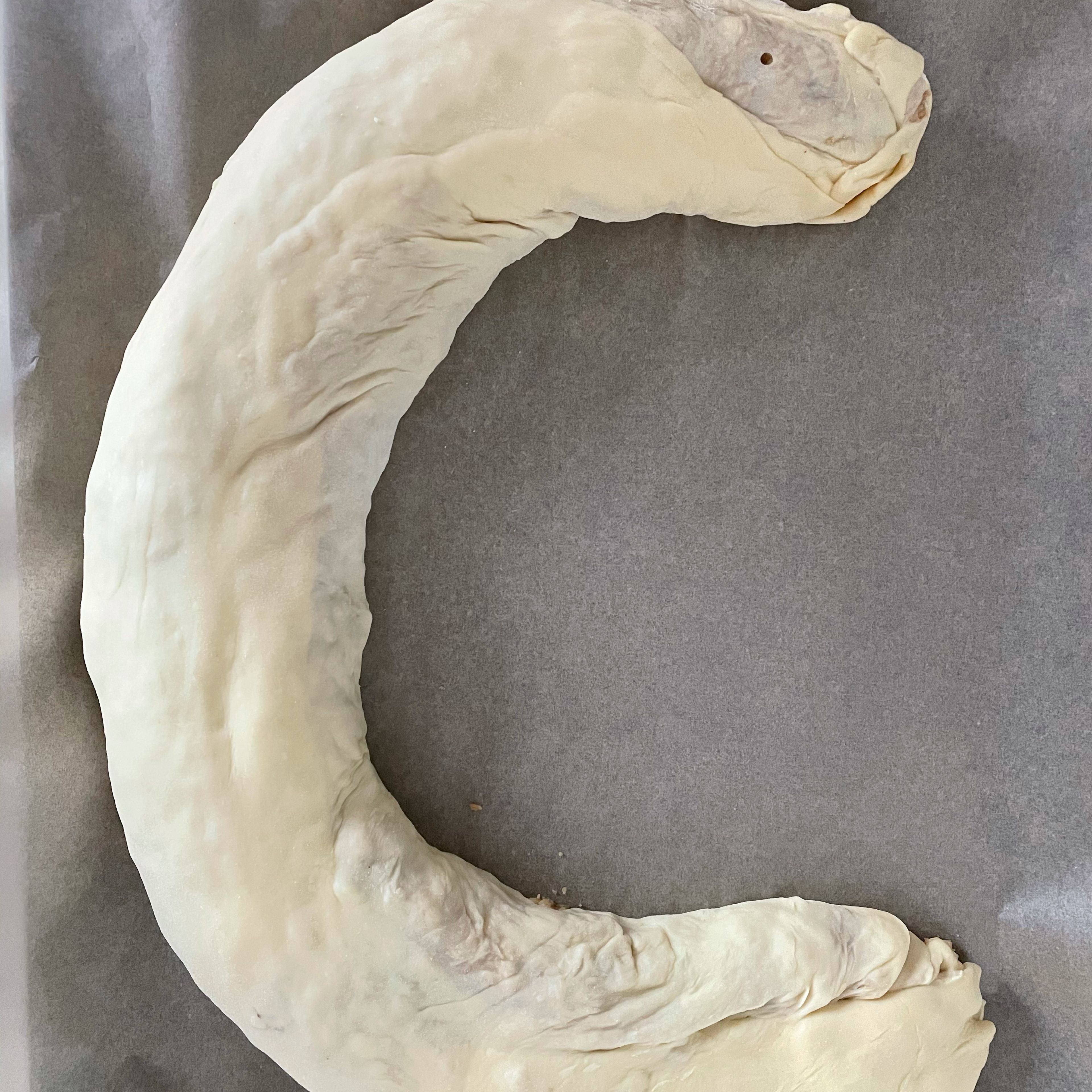 Bei 190 Grad Ober-/ Unterhitze 30-40 Minuten backen. 