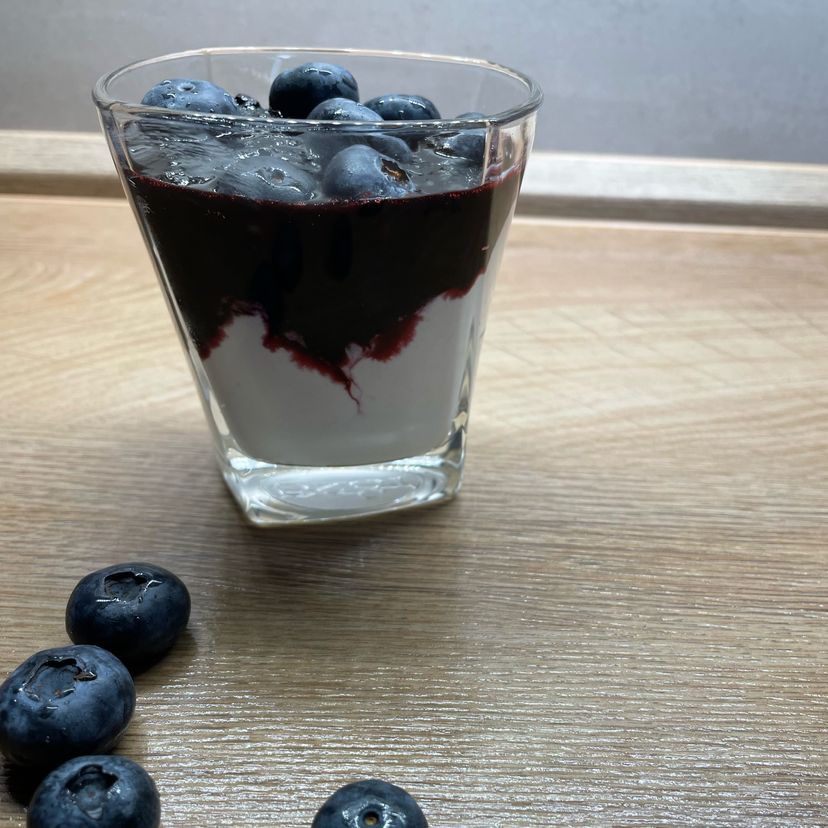 Blueberry panna cotta