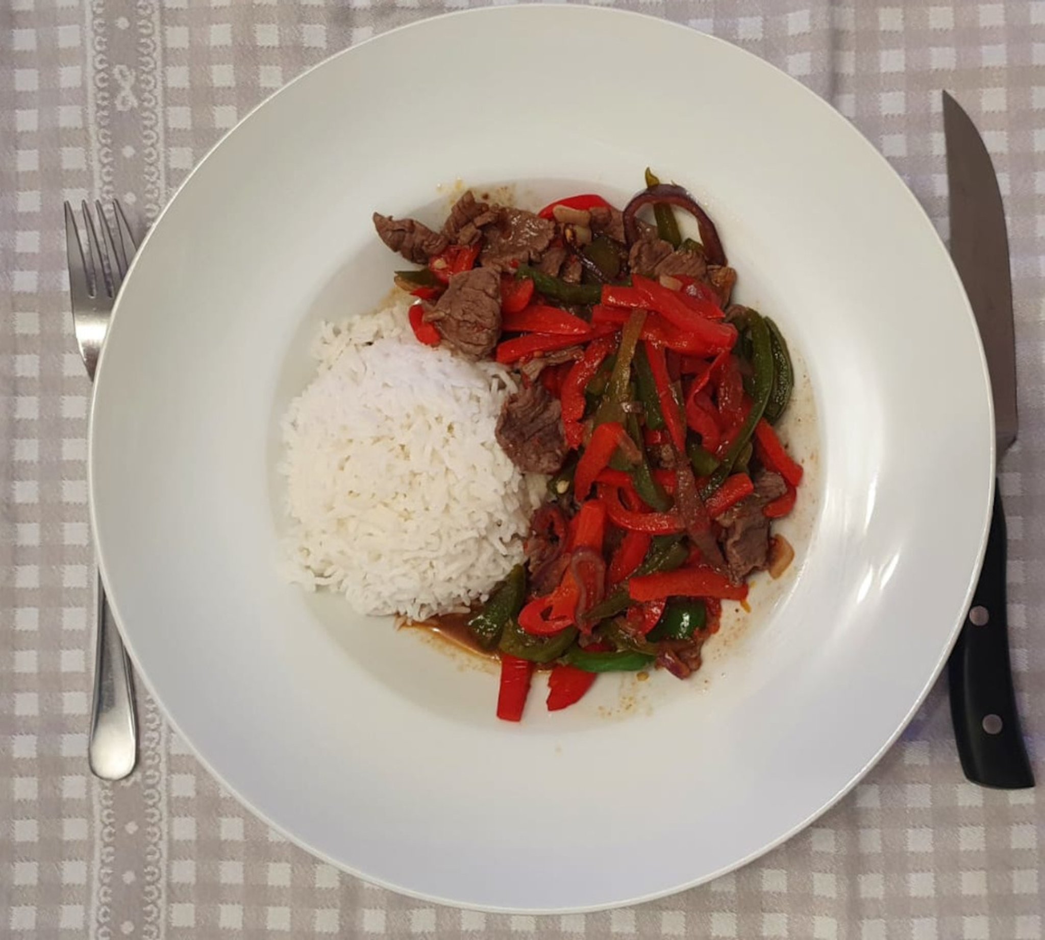 Spicy Asia-Geschnetzeltes mit Basmati-Reis | Rezept | Kitchen Stories