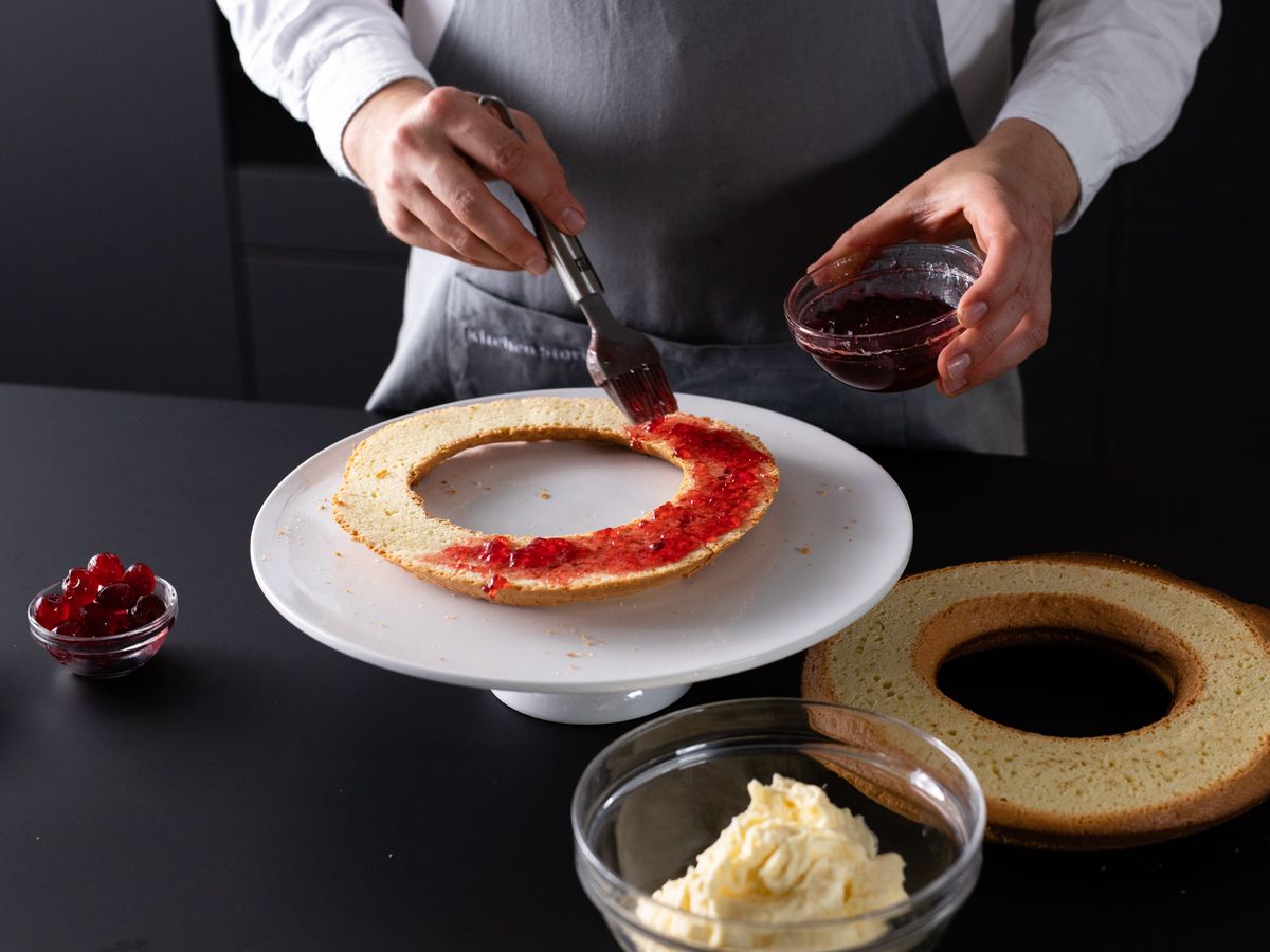 German crown cake (Frankfurter Kranz) Recipe Kitchen Stories