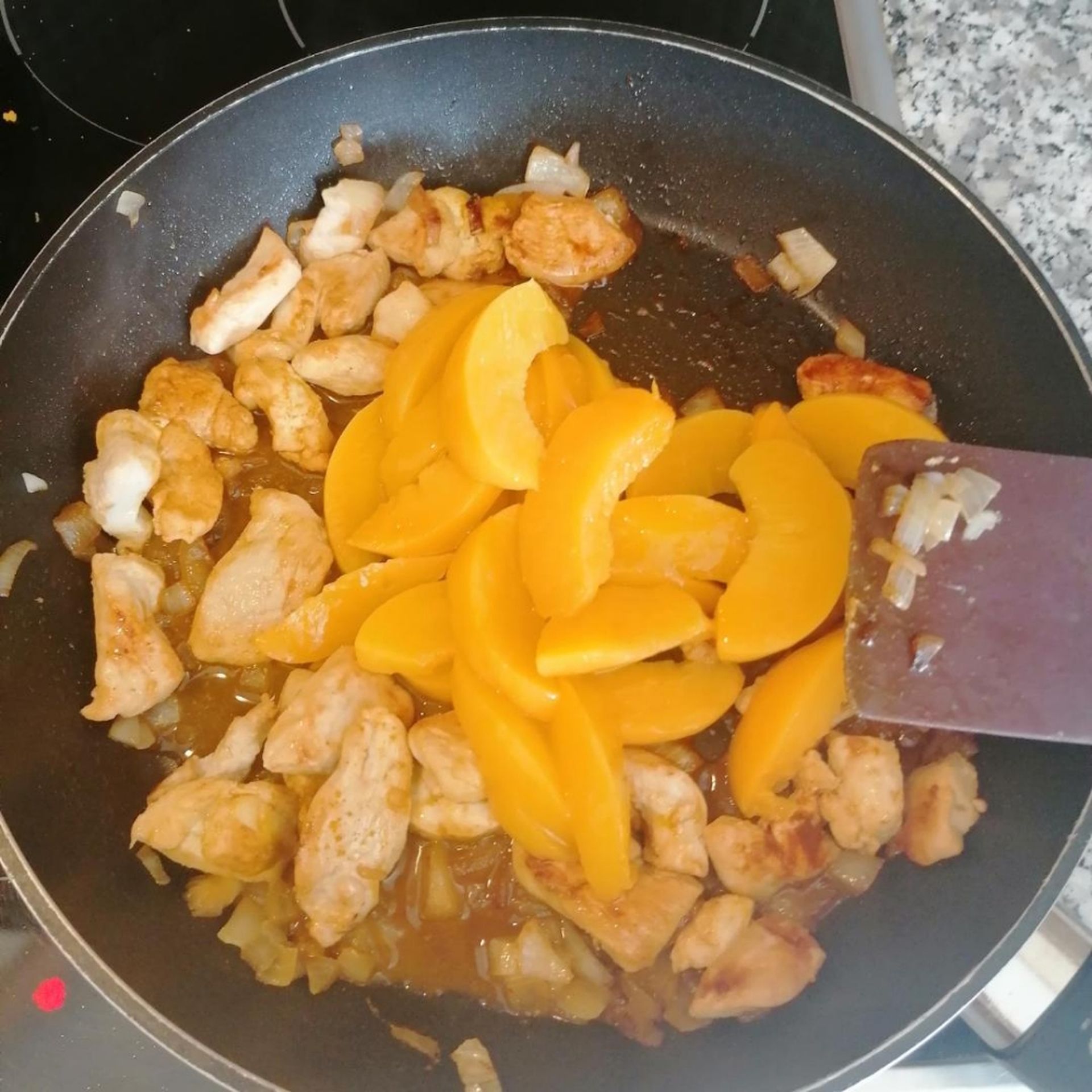 Pfirsich-Hähnchen Curry mit Reis | Rezept | Kitchen Stories