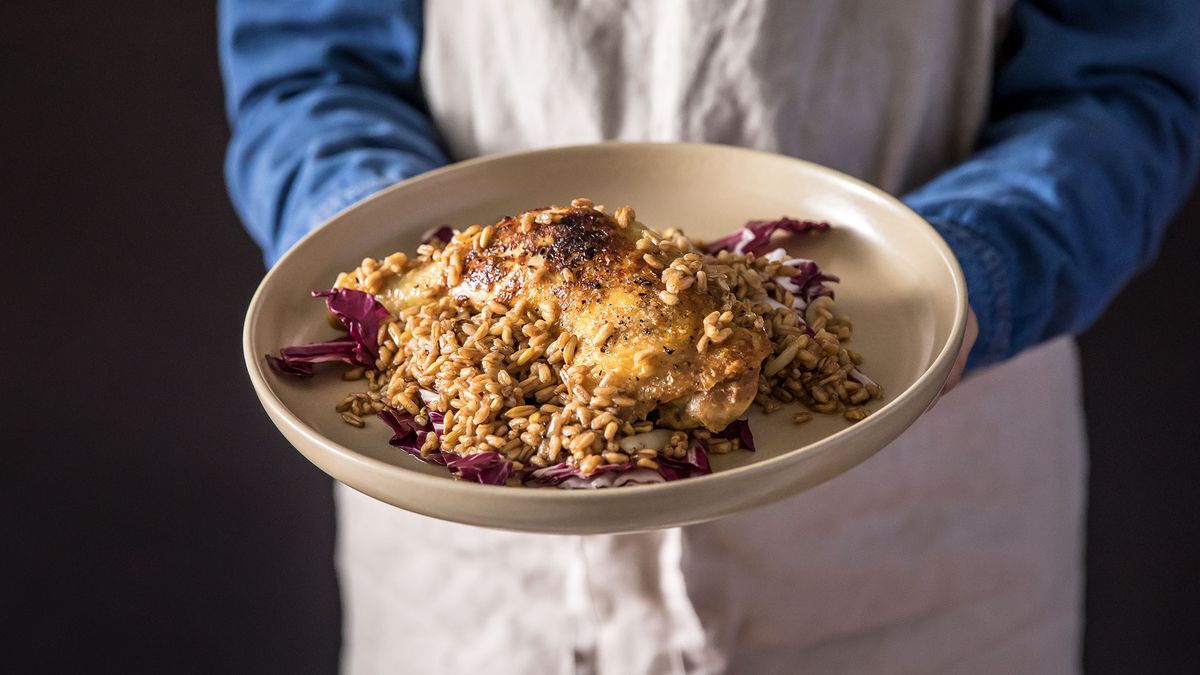 5-ingredient braised chicken with spelt | Recipe | Kitchen Stories