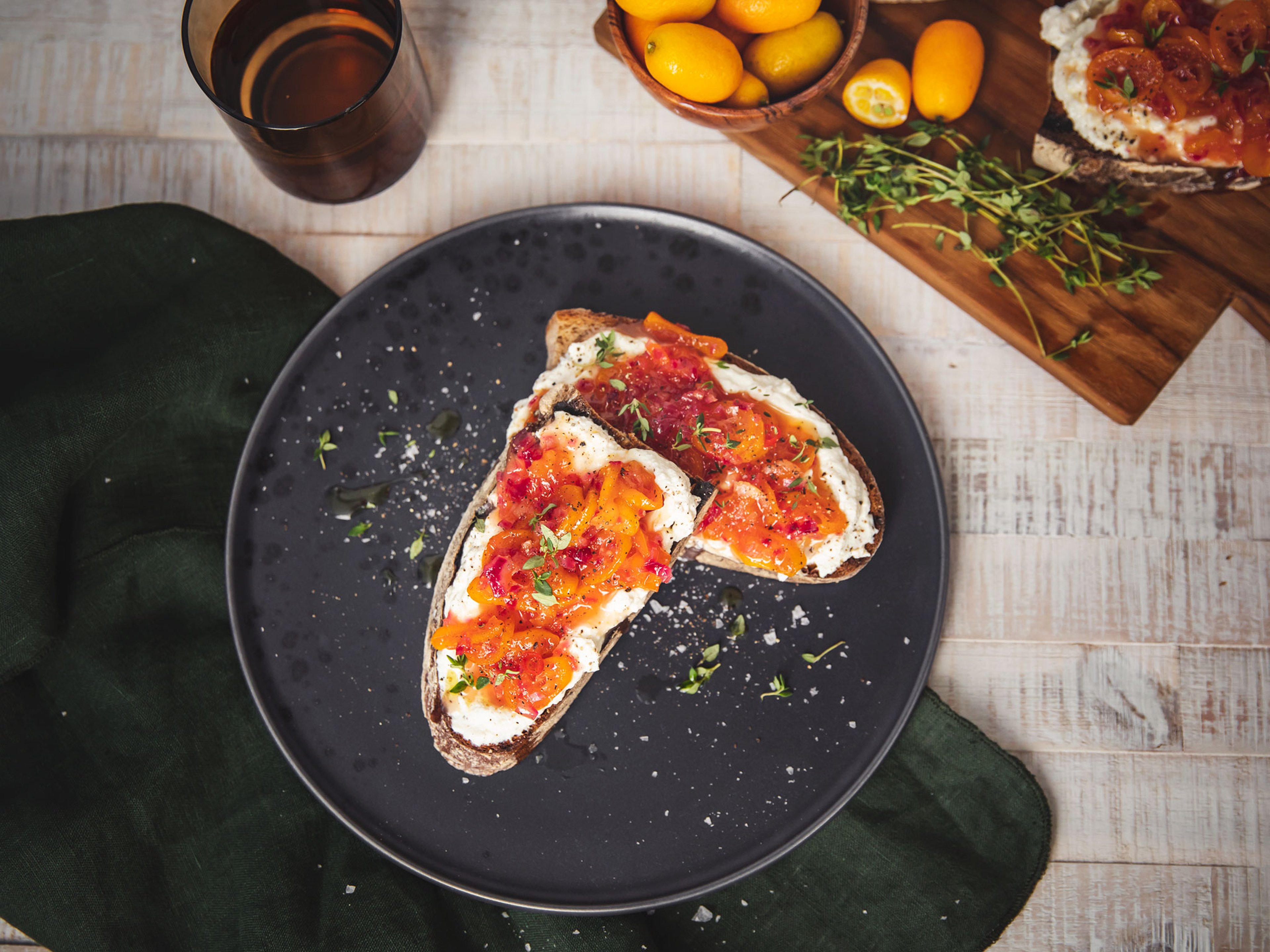 Ricotta-Toasts mit scharfem Kumquat-Chutney