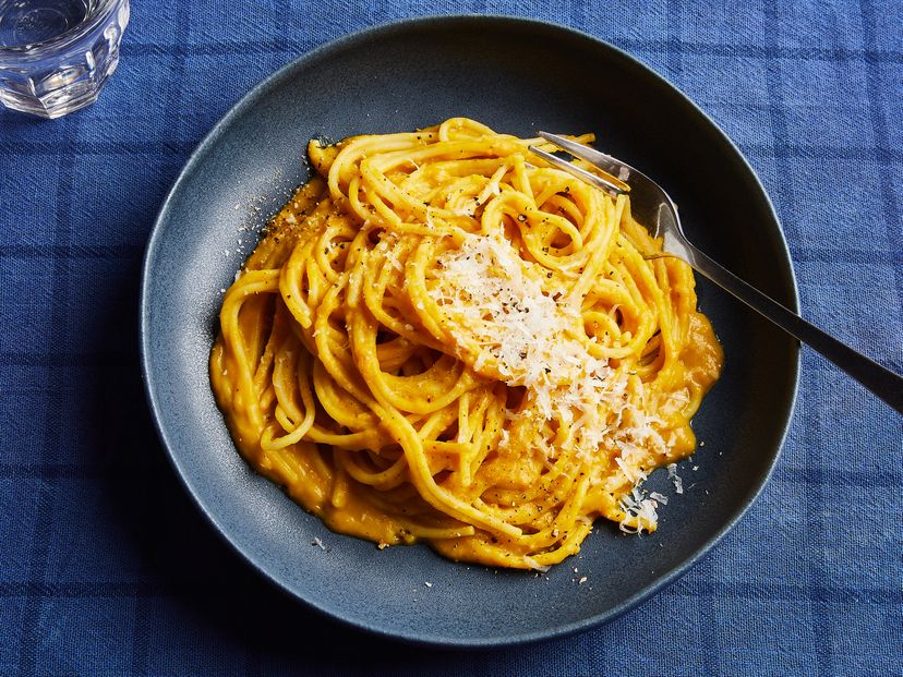 5-ingredient creamy pumpkin and leek pasta