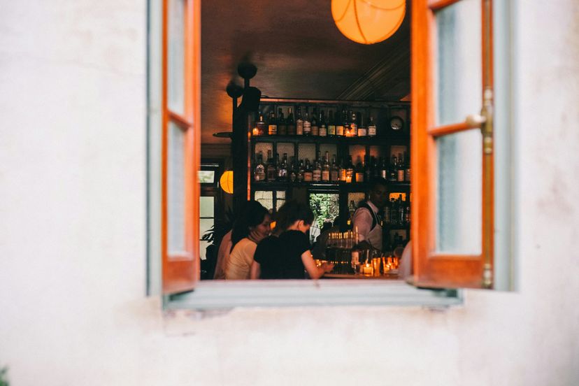 Gen Z setzt den neuen Dinner-Trend um 18 Uhr