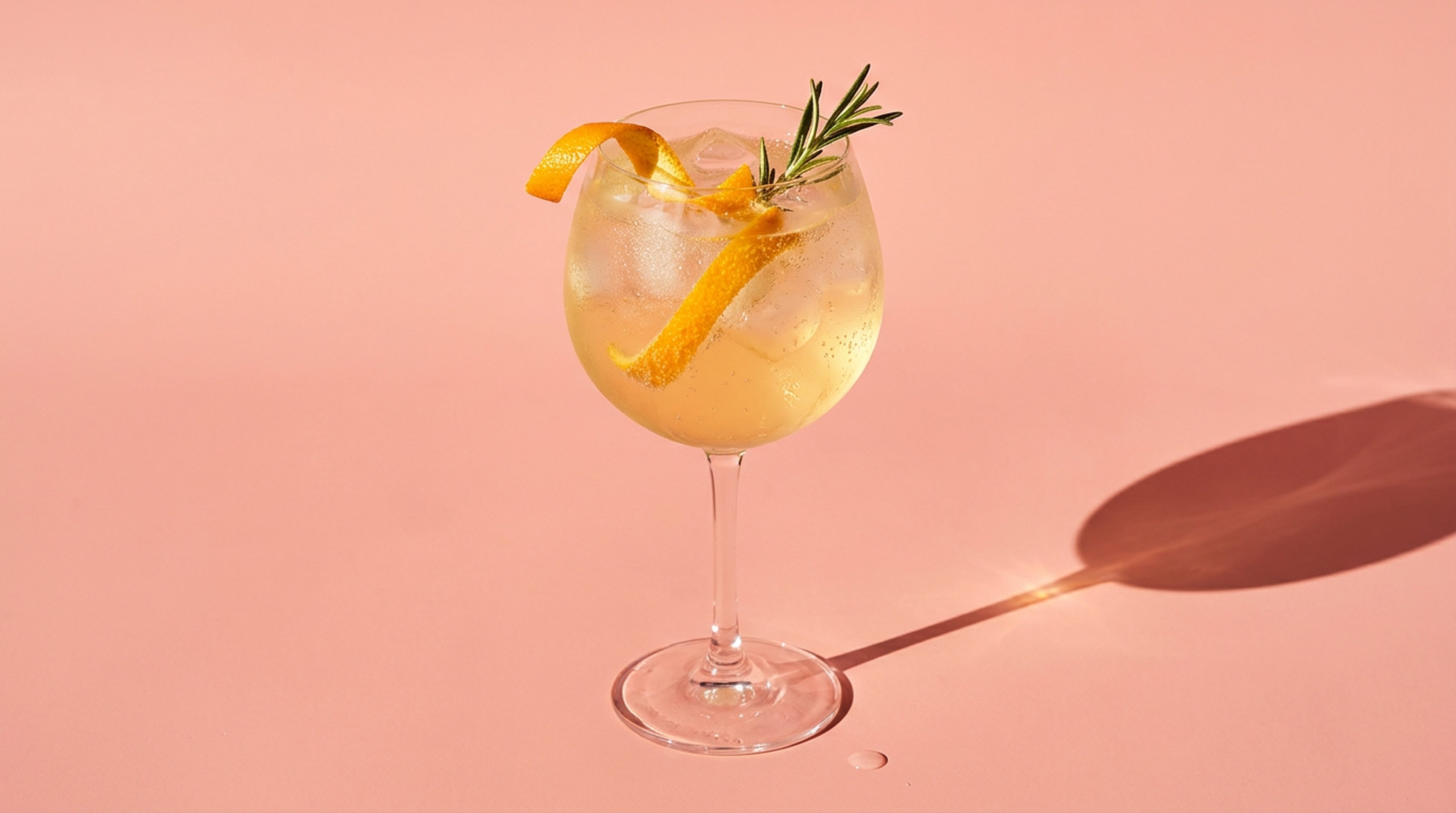 Herber Zitrus-Drink: So mixt du einen erfrischenden Pomelo Spritz