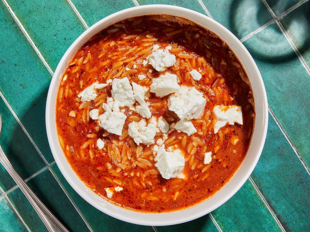 Greek tomato, orzo, and feta soup | Recipe | Kitchen Stories