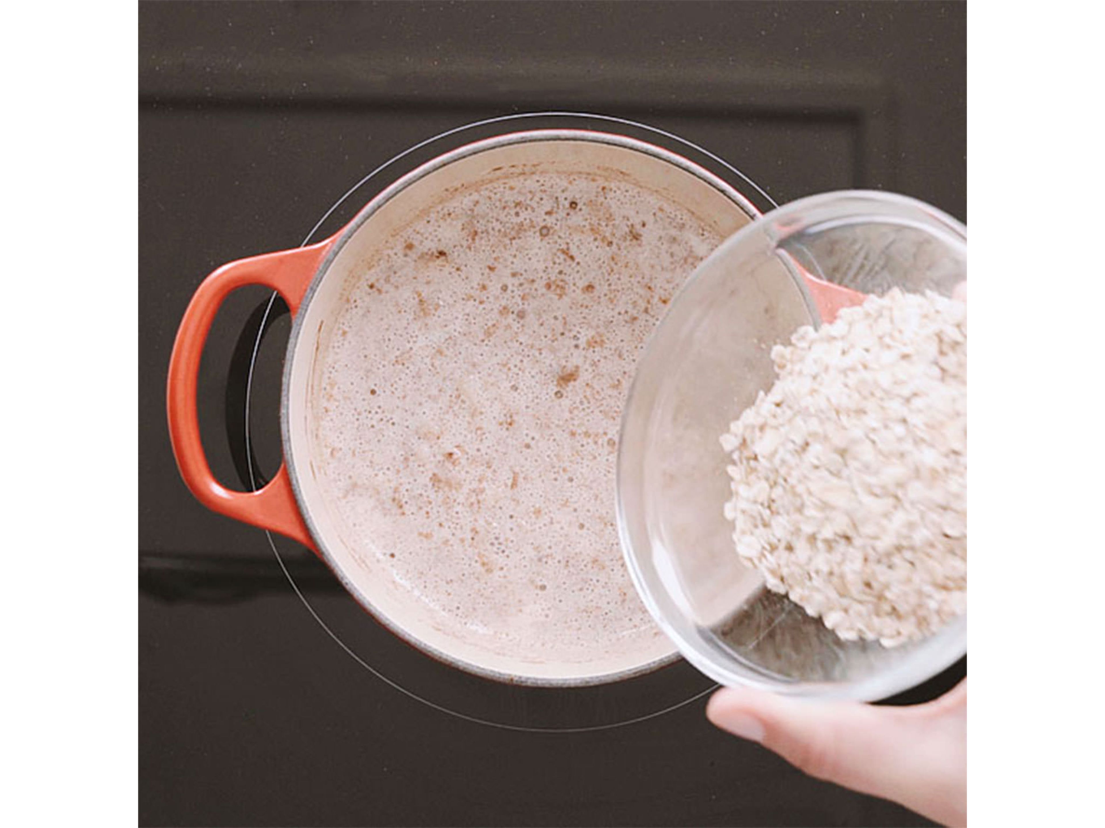 Stir in oats and cook for approx. 1 – 2 min., stirring constantly.