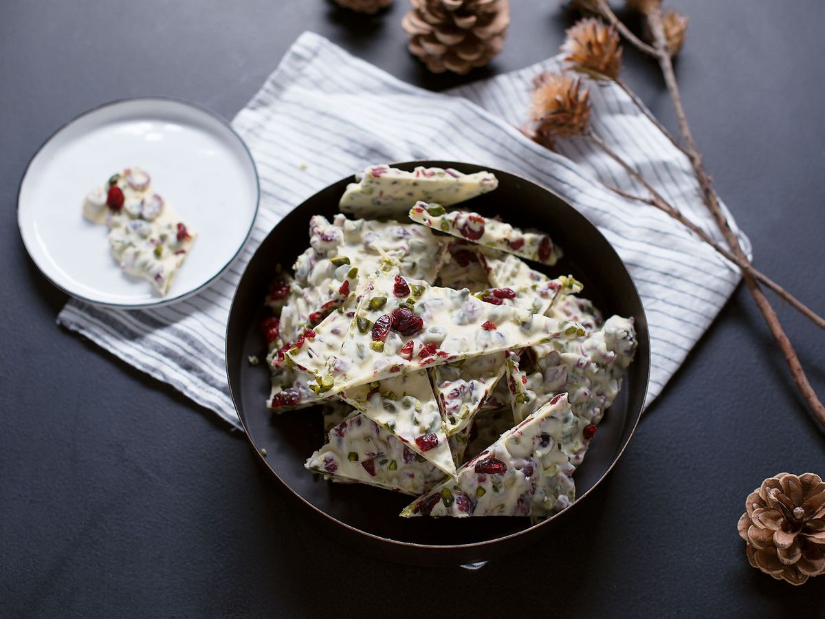 White chocolate Christmas bark | Recipe | Kitchen Stories